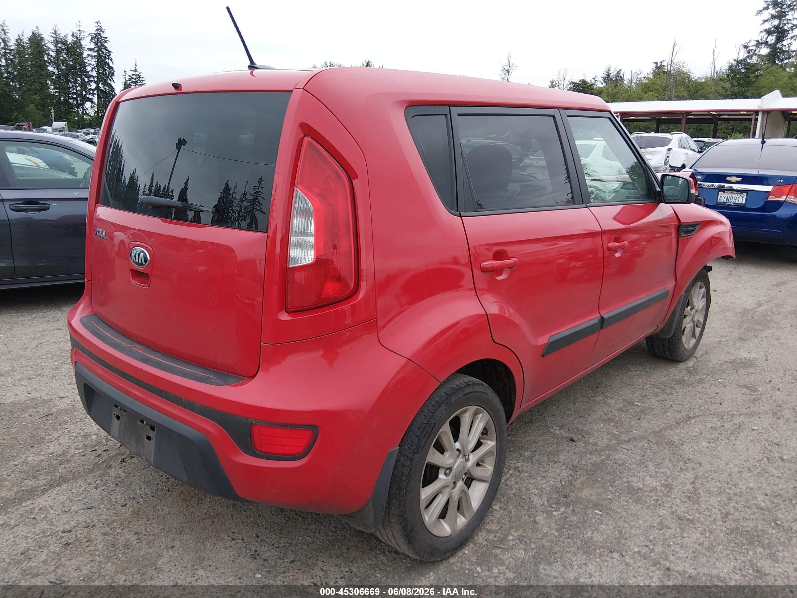 2013 Kia Soul + Red vin: KNDJT2A65D7551208