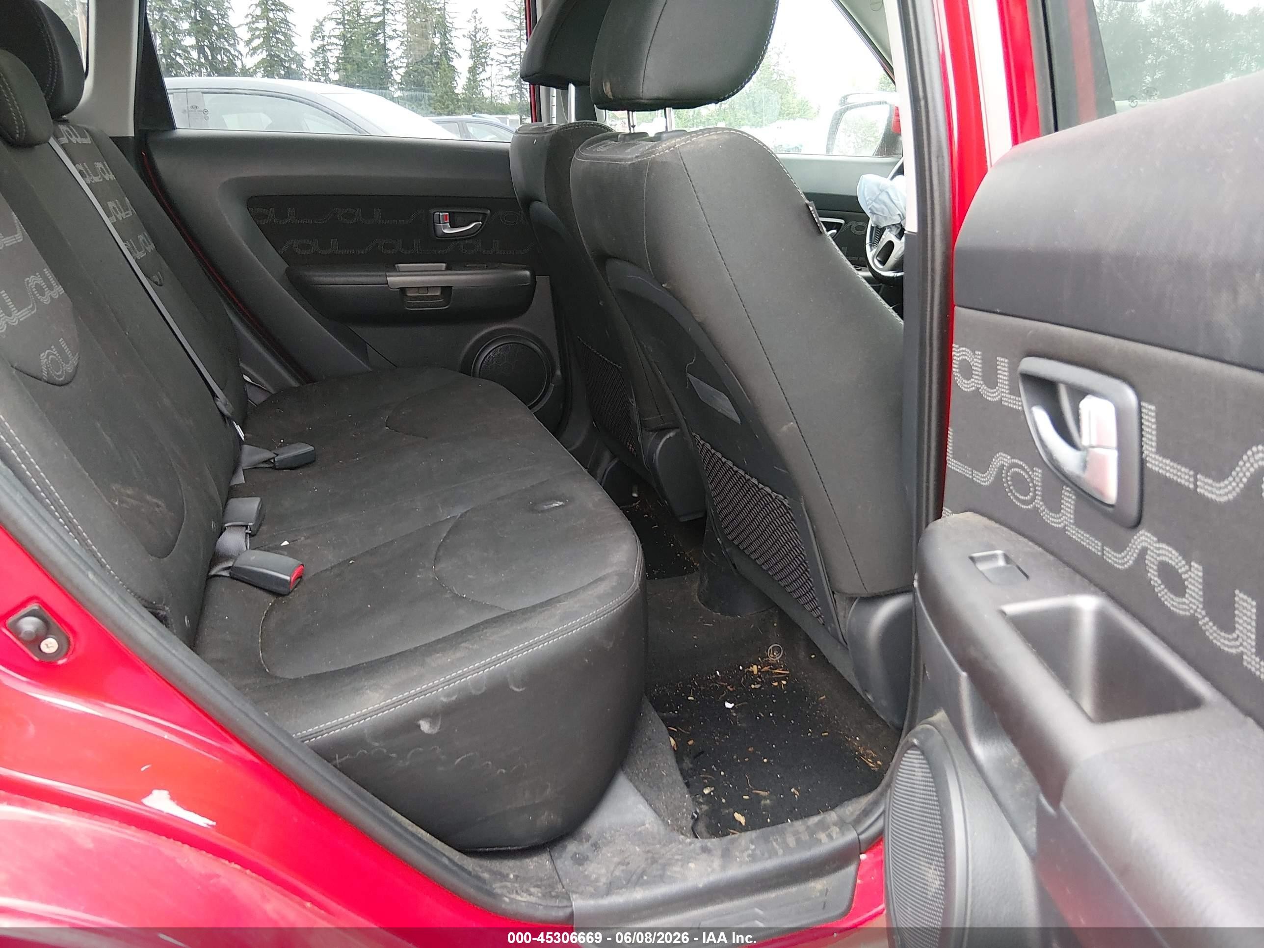 2013 Kia Soul + Red vin: KNDJT2A65D7551208