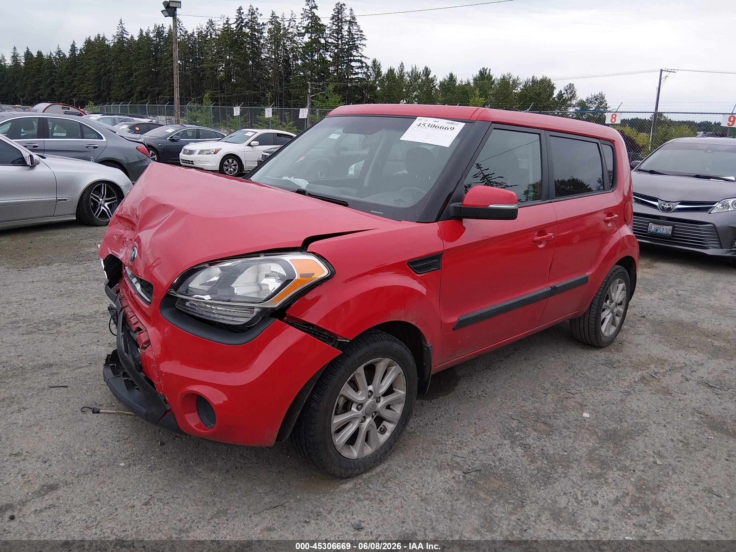 2013 Kia Soul + Red vin: KNDJT2A65D7551208