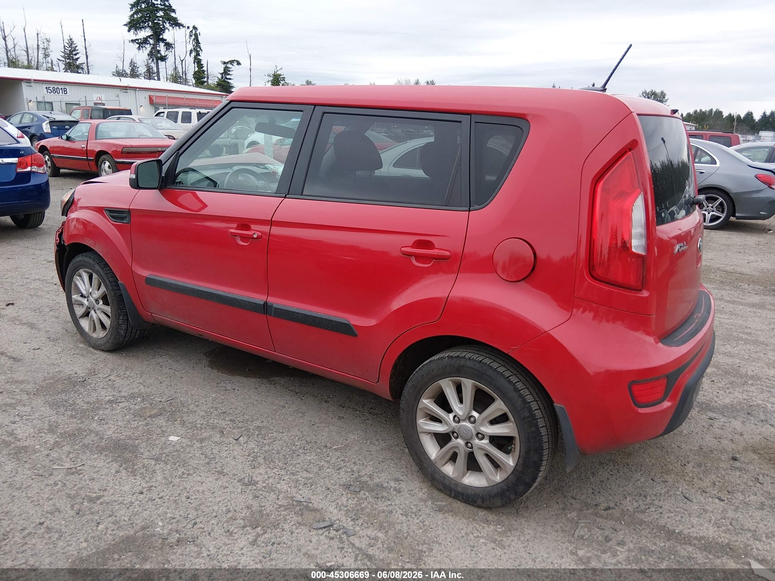 2013 Kia Soul + Red vin: KNDJT2A65D7551208