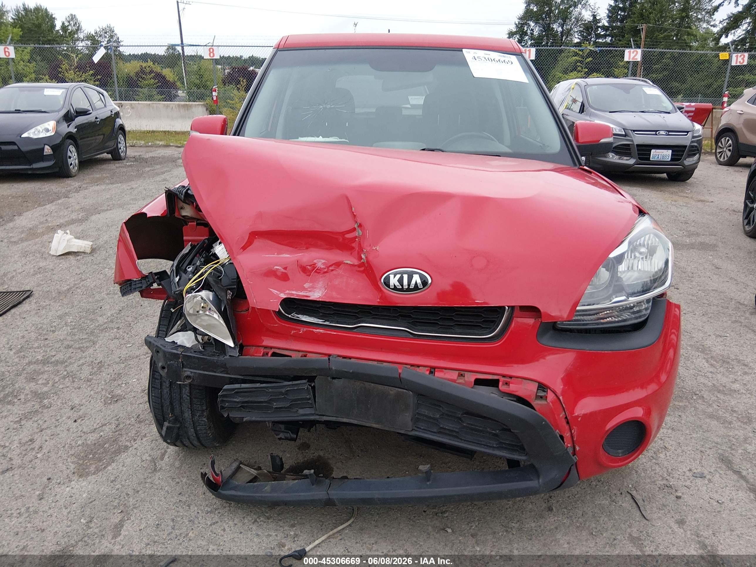2013 Kia Soul + Red vin: KNDJT2A65D7551208