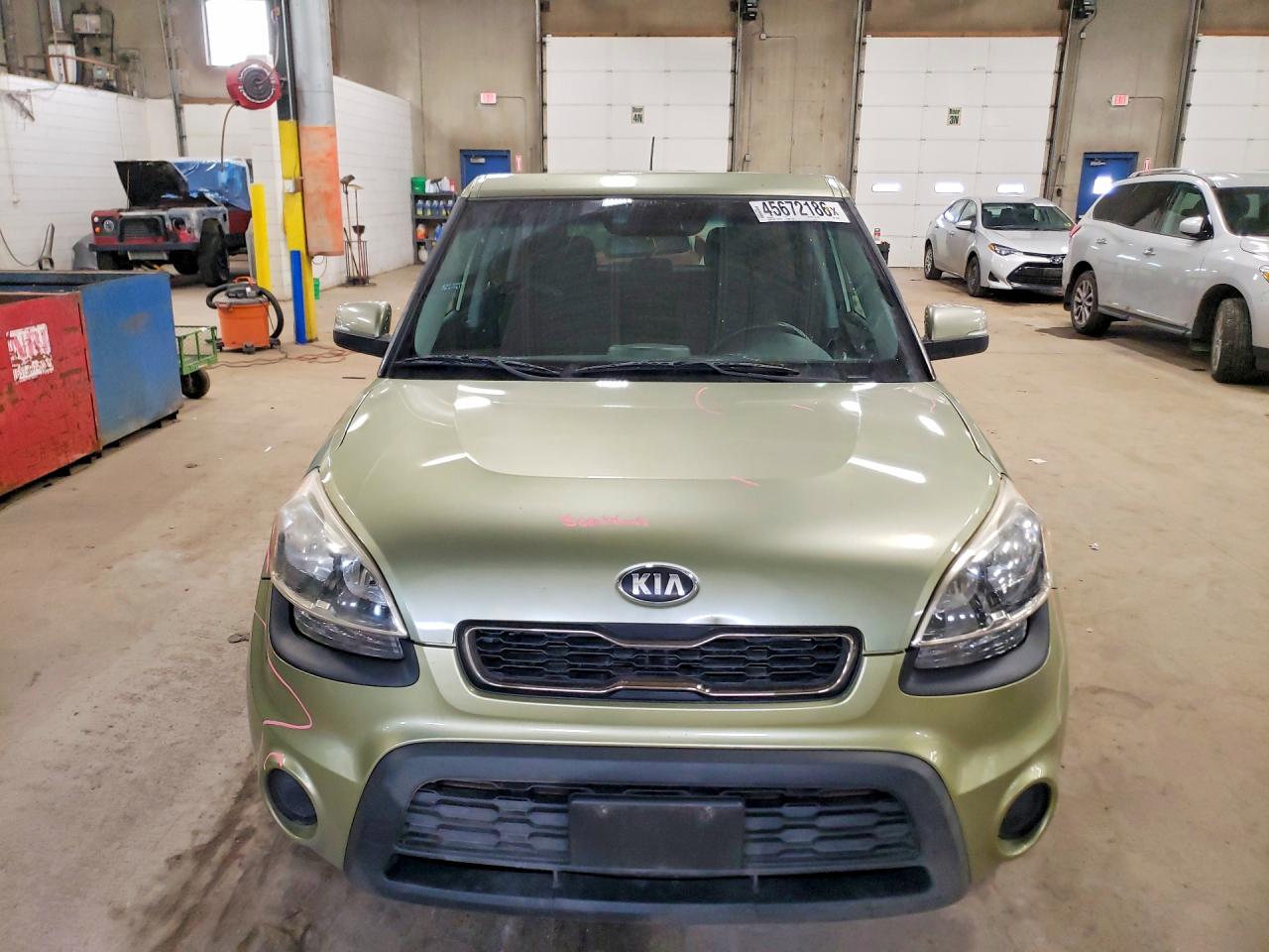 2013 Kia Soul + Green vin: KNDJT2A65D7555985