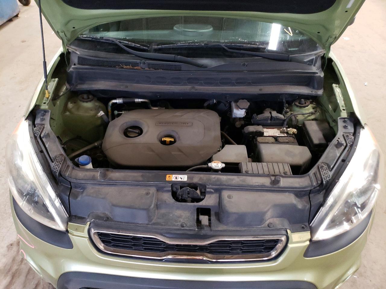 2013 Kia Soul + Green vin: KNDJT2A65D7555985