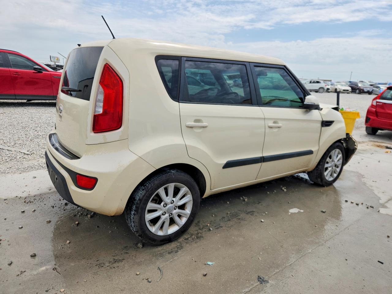 2013 Kia Soul + Beige vin: KNDJT2A65D7578697