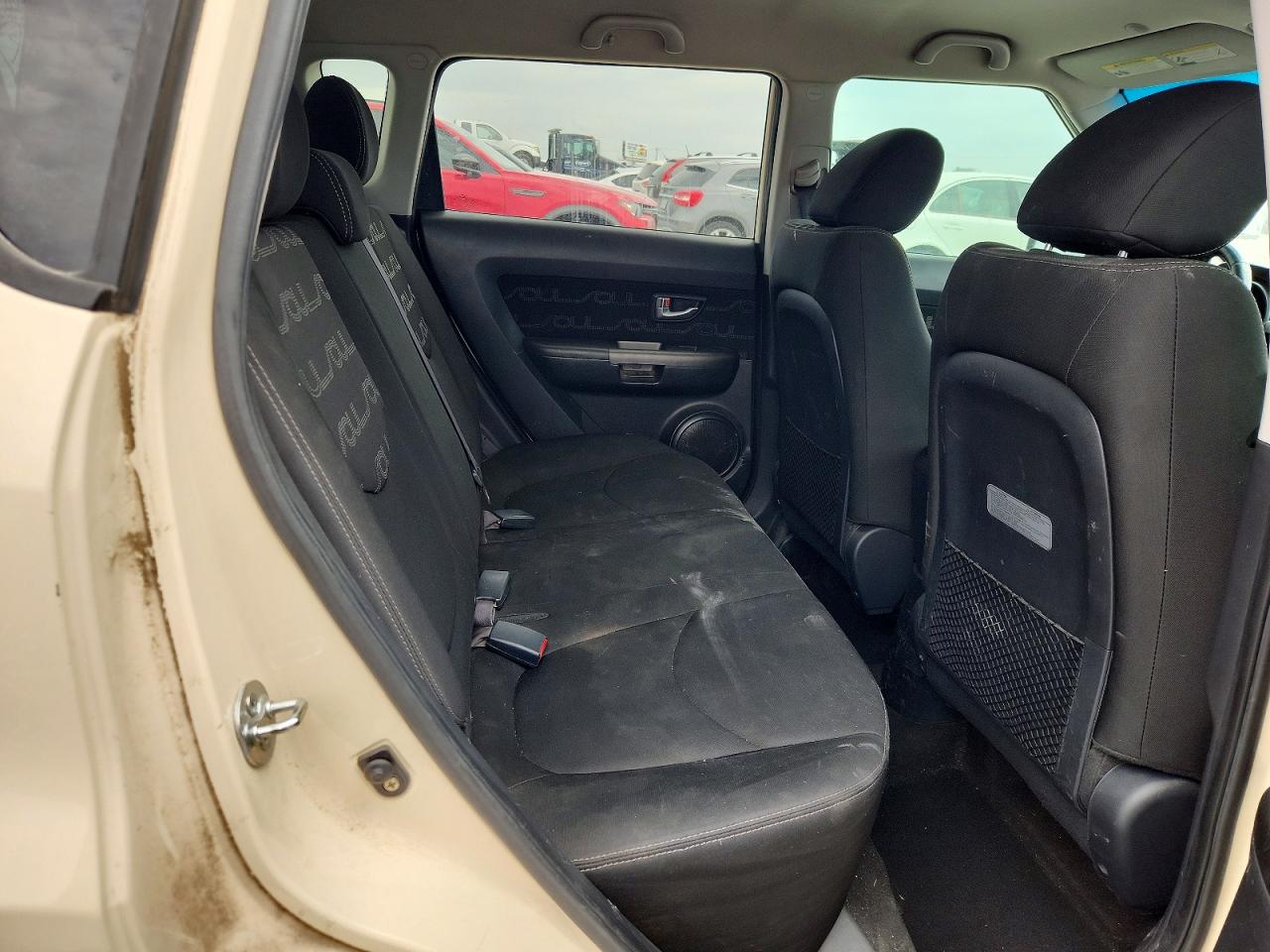 2013 Kia Soul + Beige vin: KNDJT2A65D7578697