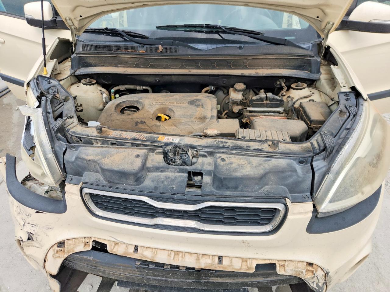 2013 Kia Soul + Beige vin: KNDJT2A65D7578697