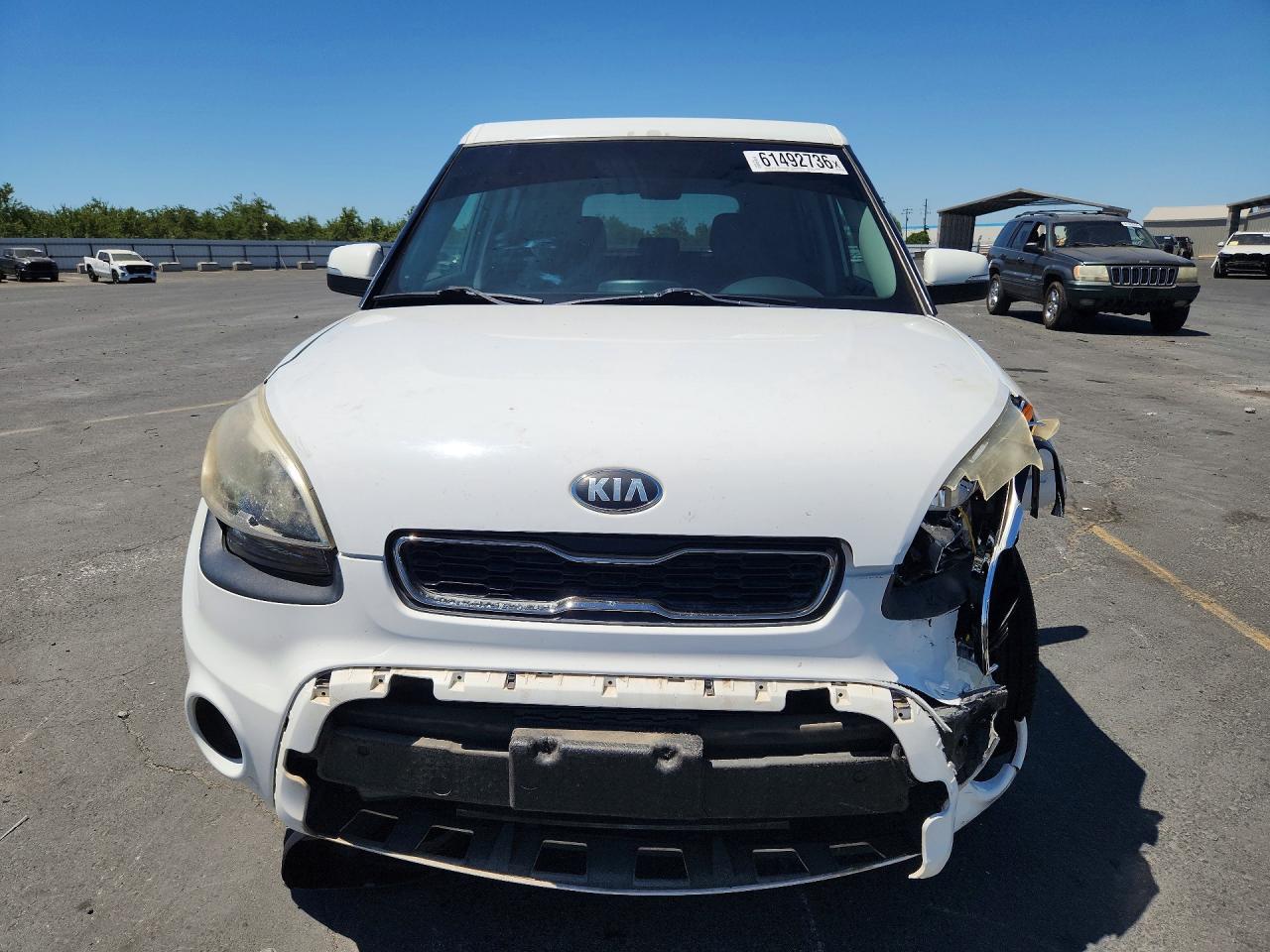 2013 Kia Soul + White vin: KNDJT2A65D7754745