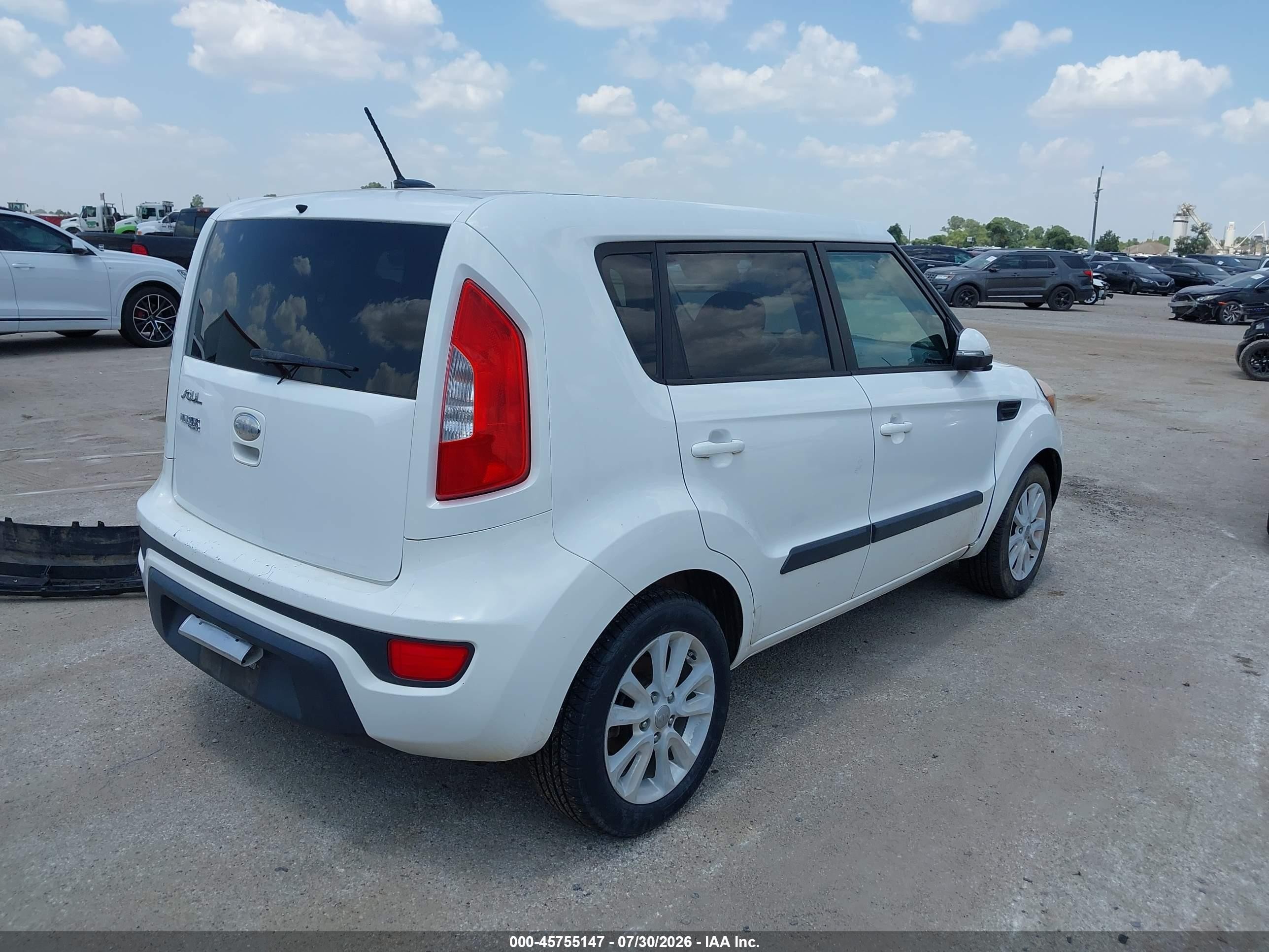 2013 Kia Soul + Белый vin: KNDJT2A65D7761422