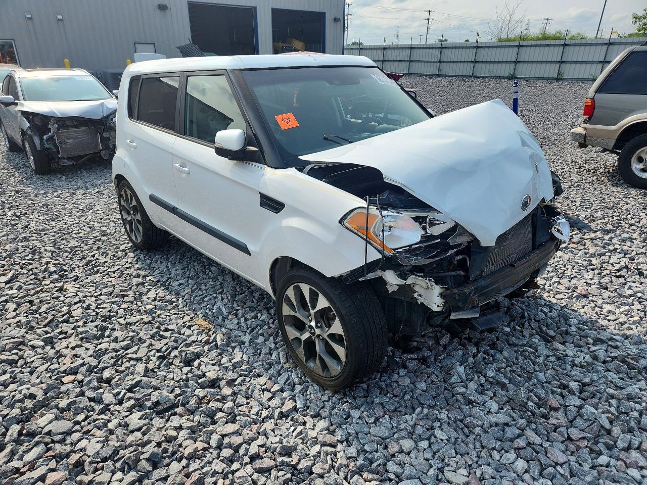 2012 Kia Soul + White vin: KNDJT2A66C7362694