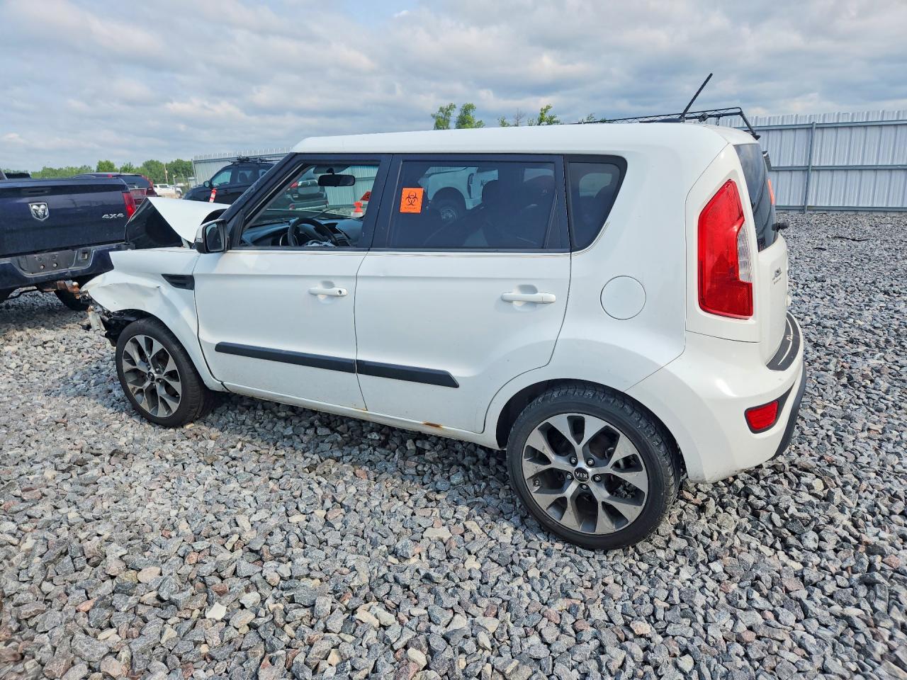 2012 Kia Soul + White vin: KNDJT2A66C7362694