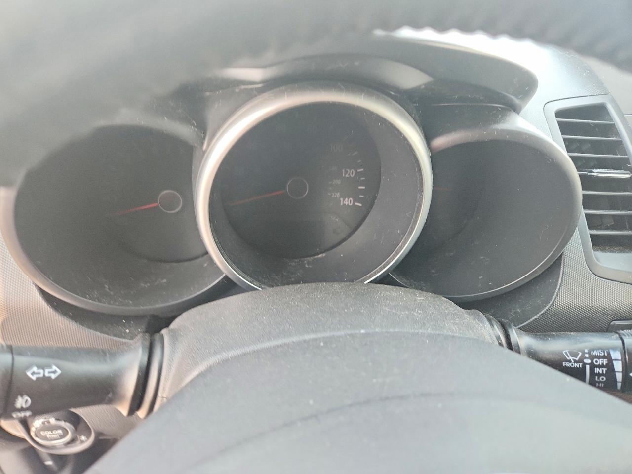 2012 Kia Soul + White vin: KNDJT2A66C7362694