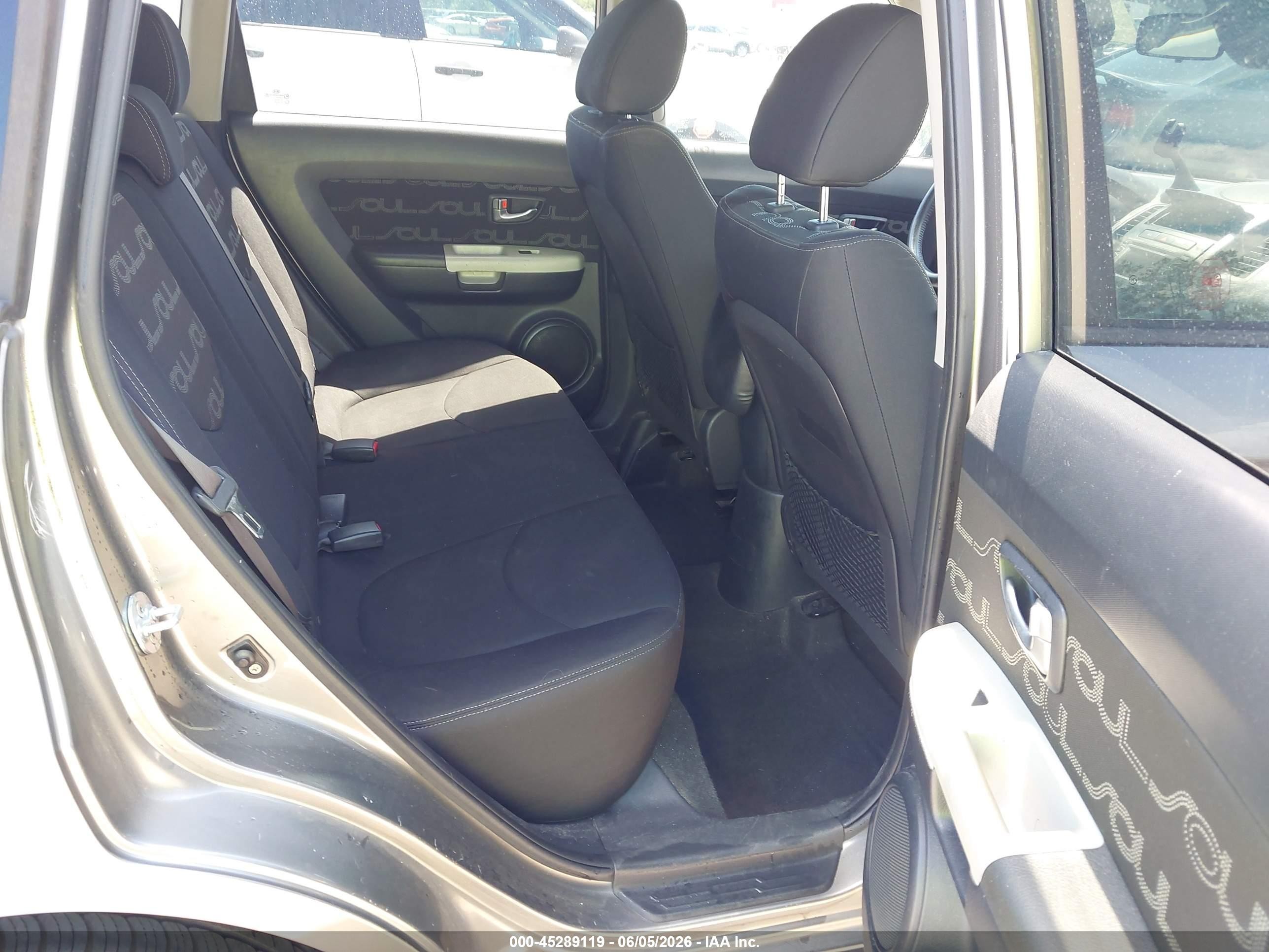 2012 Kia Soul + Beige vin: KNDJT2A66C7373100