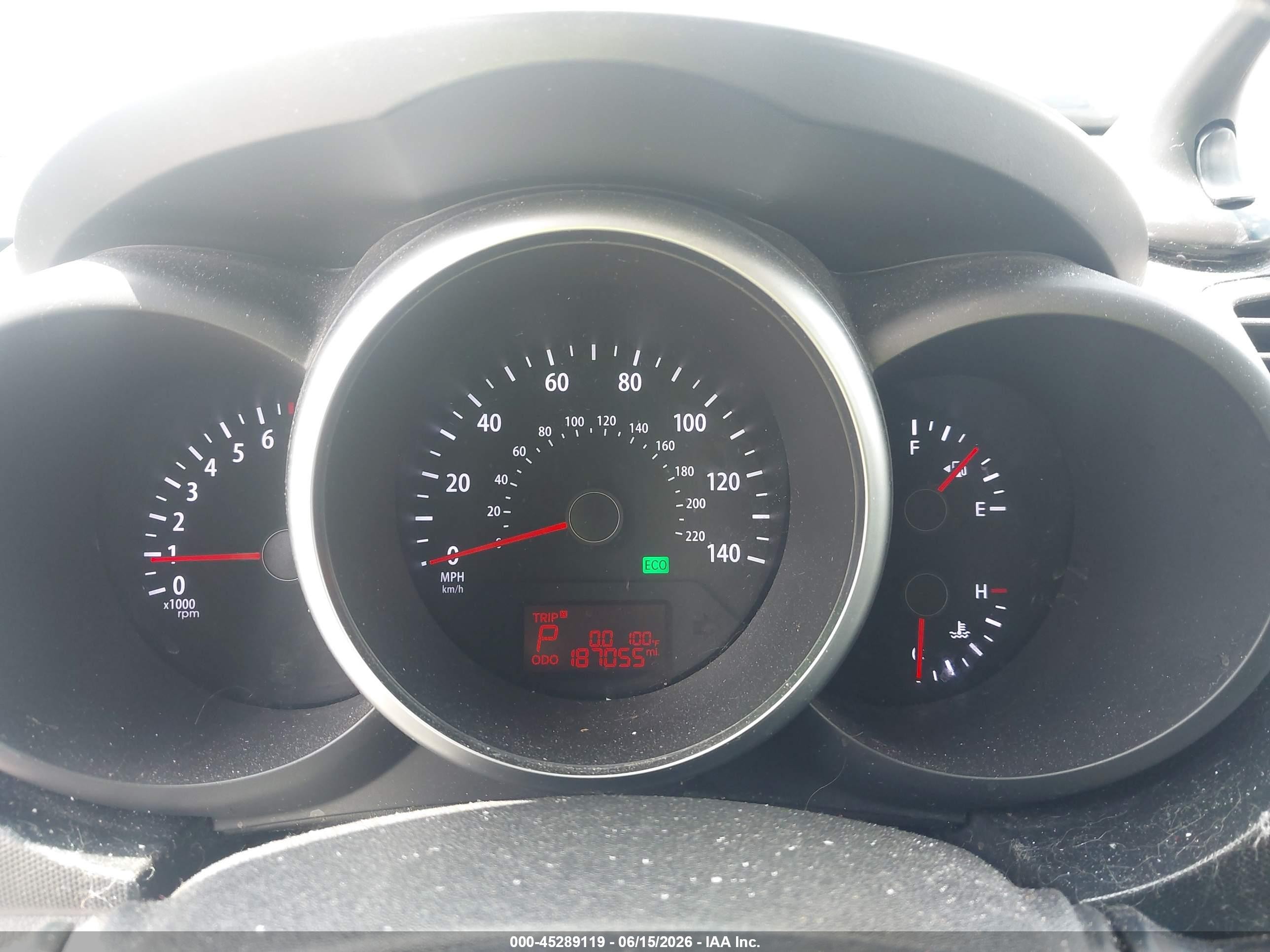 2012 Kia Soul + Beige vin: KNDJT2A66C7373100