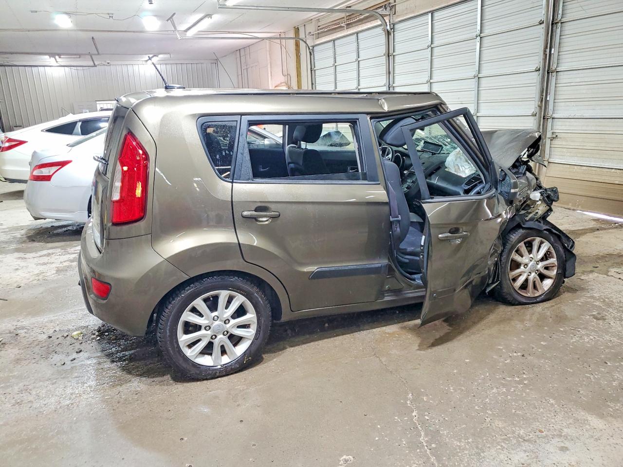 2012 Kia Soul + Green vin: KNDJT2A66C7377616