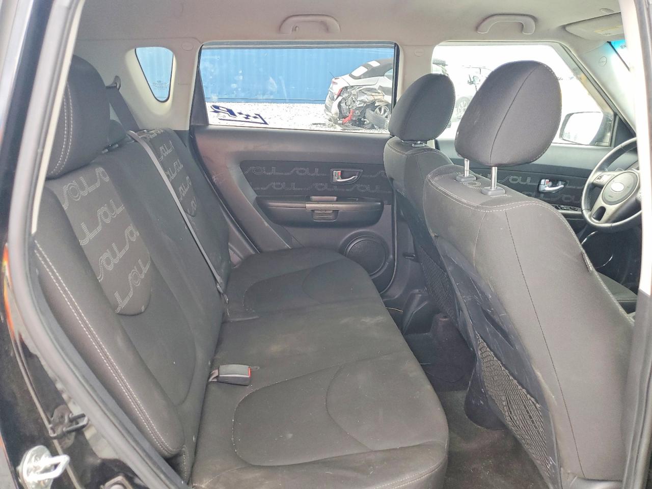 2012 Kia Soul + Black vin: KNDJT2A66C7416818