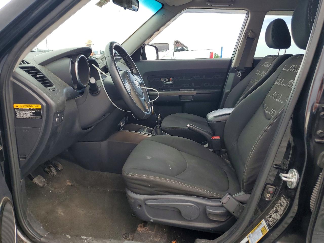 2012 Kia Soul + Black vin: KNDJT2A66C7416818