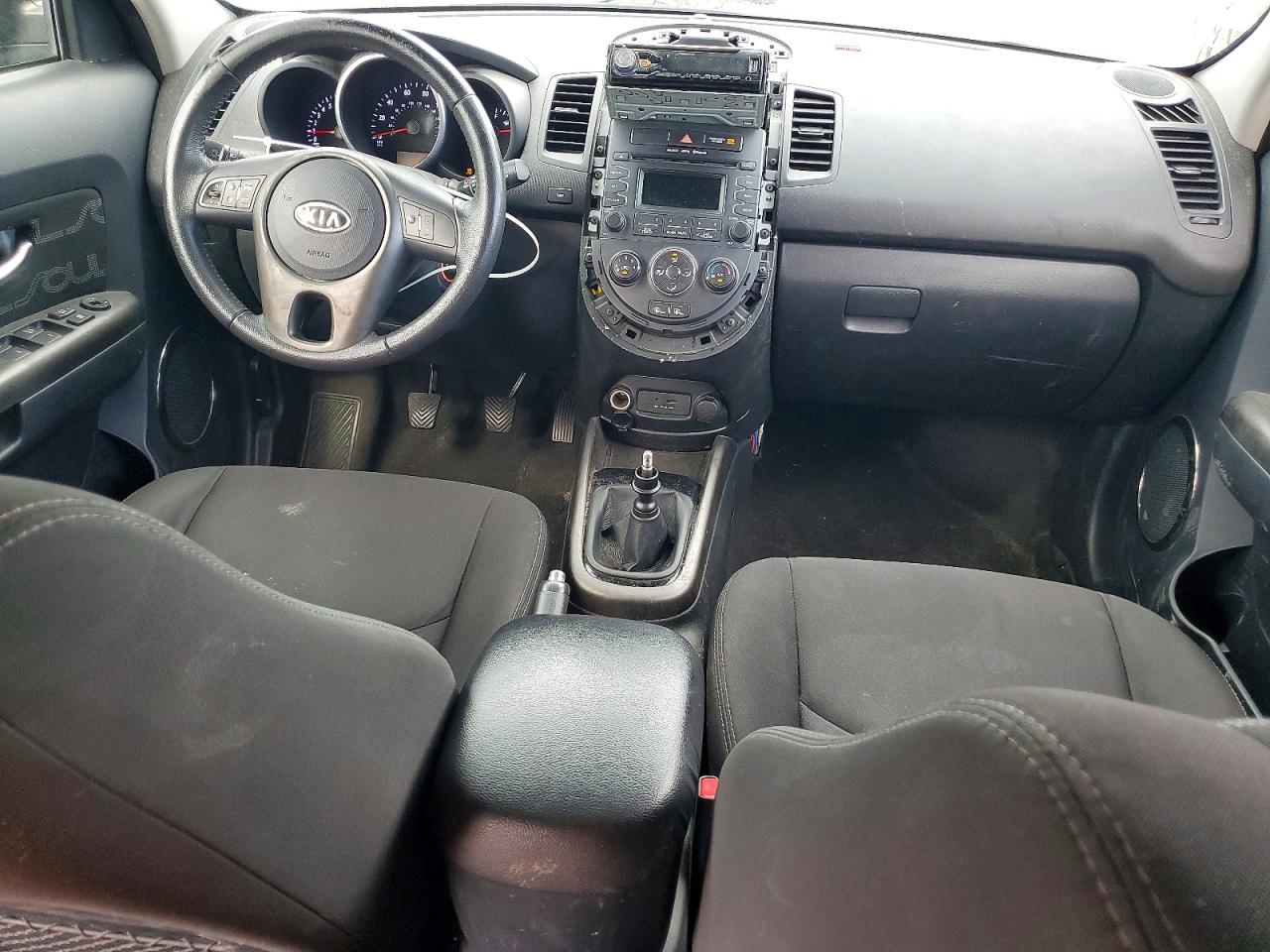 2012 Kia Soul + Black vin: KNDJT2A66C7416818
