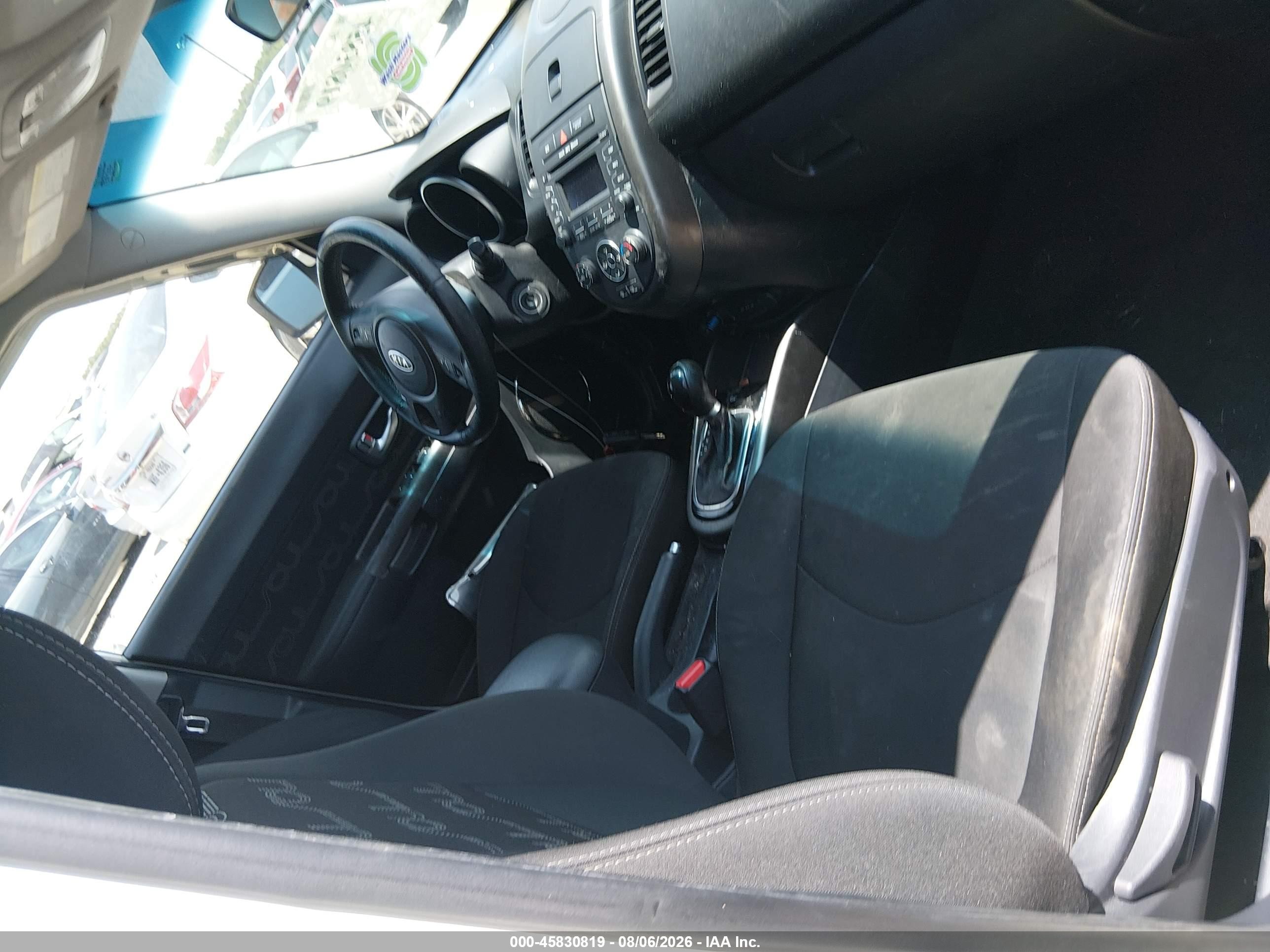 2012 Kia Soul + White vin: KNDJT2A66C7437491