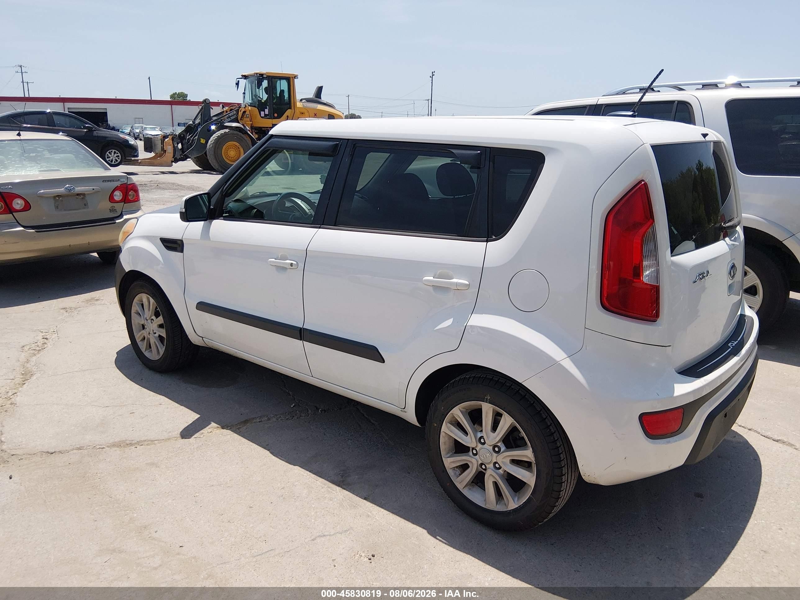 2012 Kia Soul + White vin: KNDJT2A66C7437491