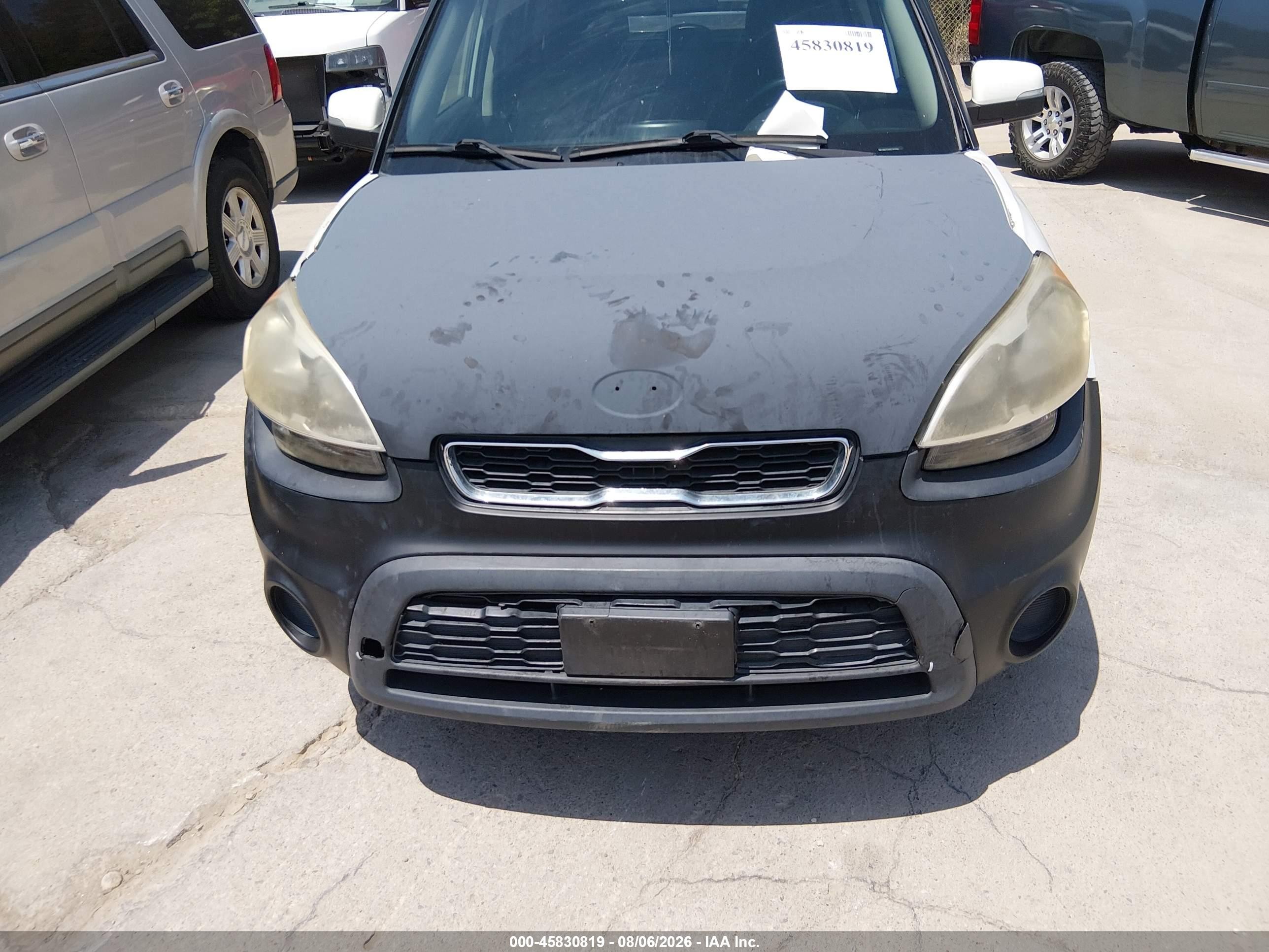 2012 Kia Soul + White vin: KNDJT2A66C7437491