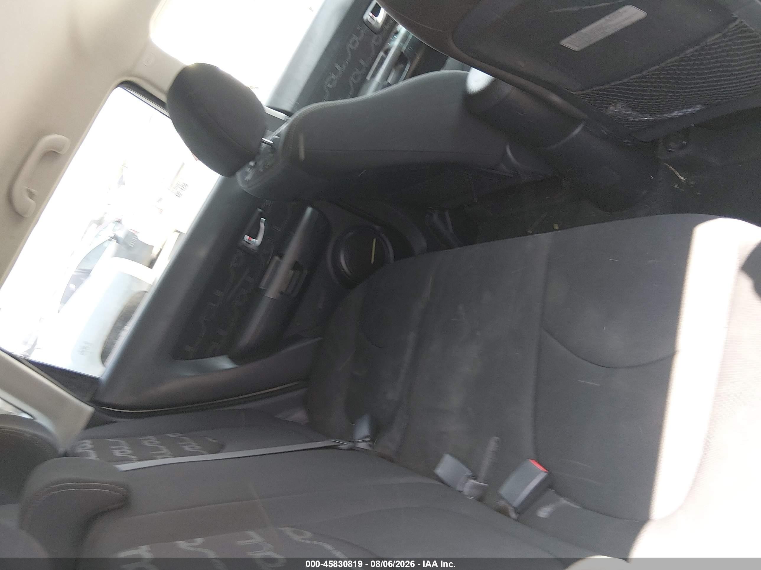 2012 Kia Soul + White vin: KNDJT2A66C7437491