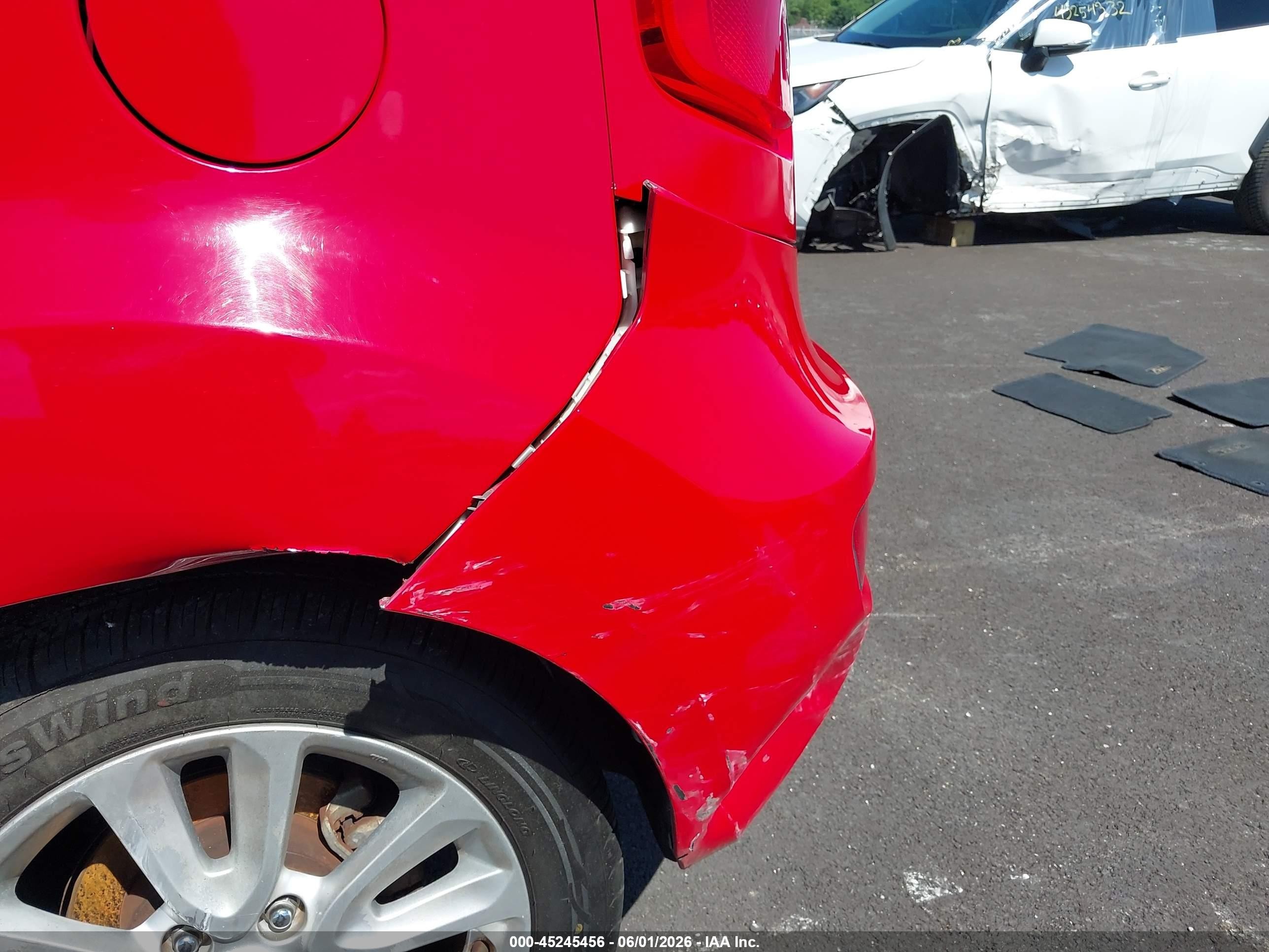 2012 Kia Soul + Red vin: KNDJT2A66C7438253