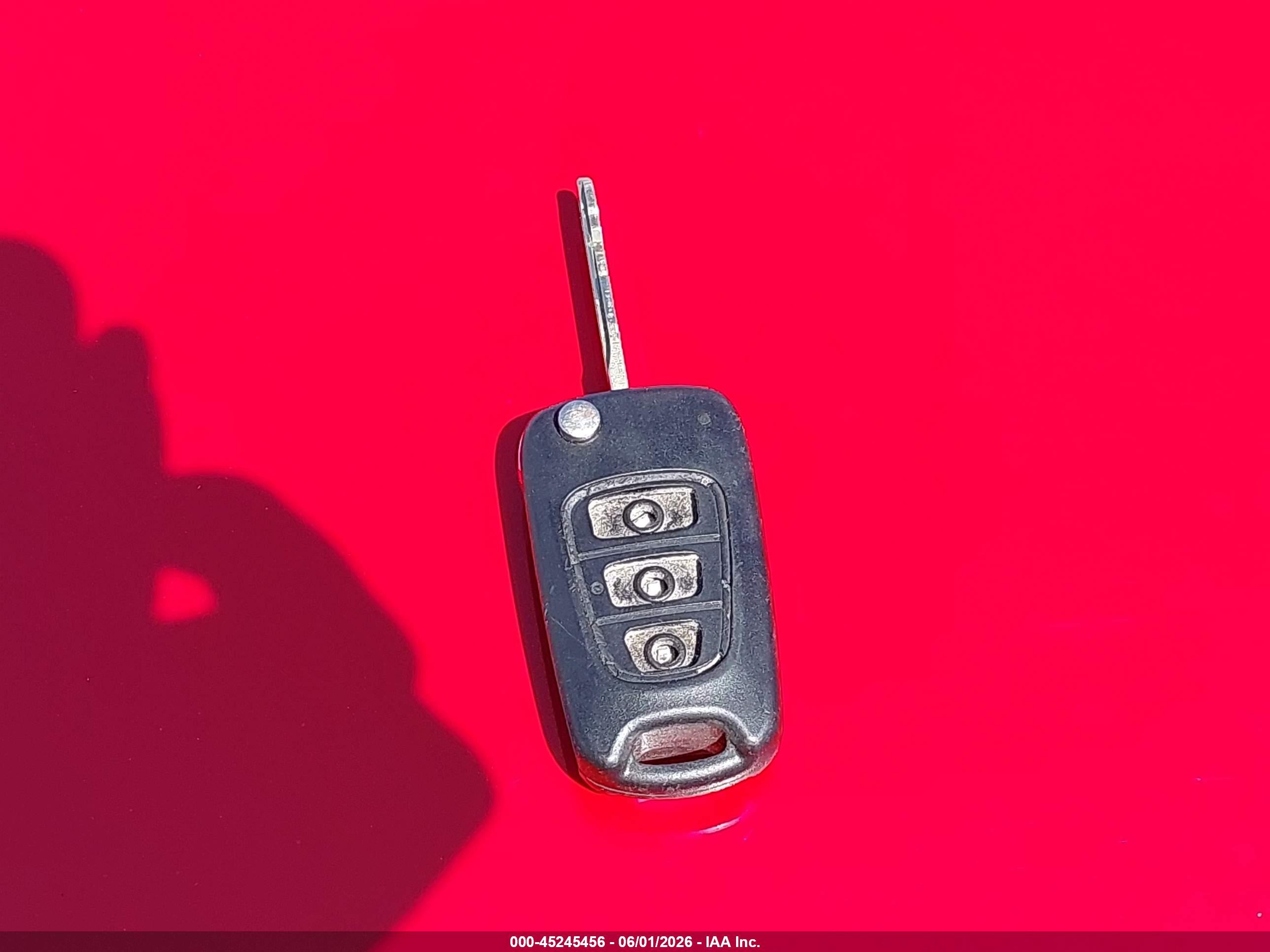 2012 Kia Soul + Red vin: KNDJT2A66C7438253