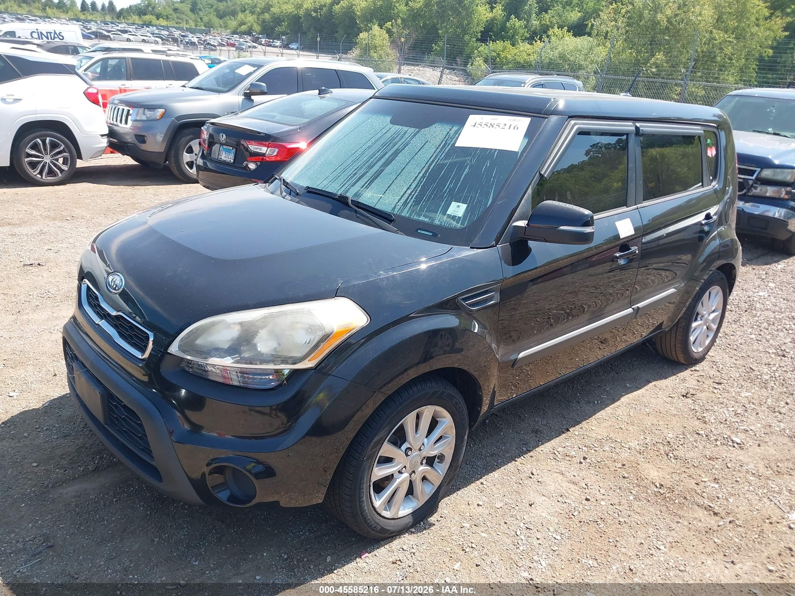 2012 Kia Soul + Black vin: KNDJT2A66C7440827