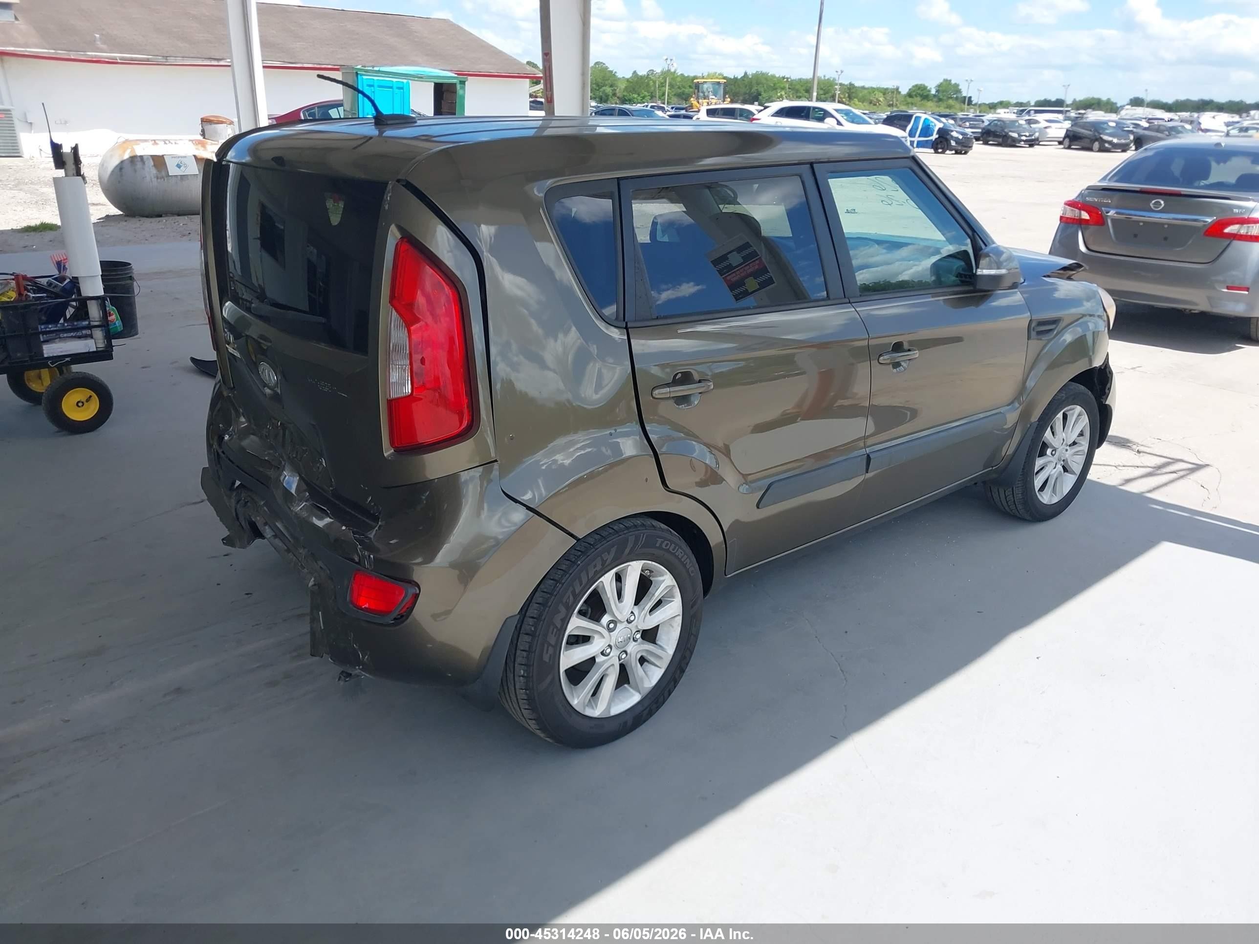 2012 Kia Soul + Beige vin: KNDJT2A66C7461239