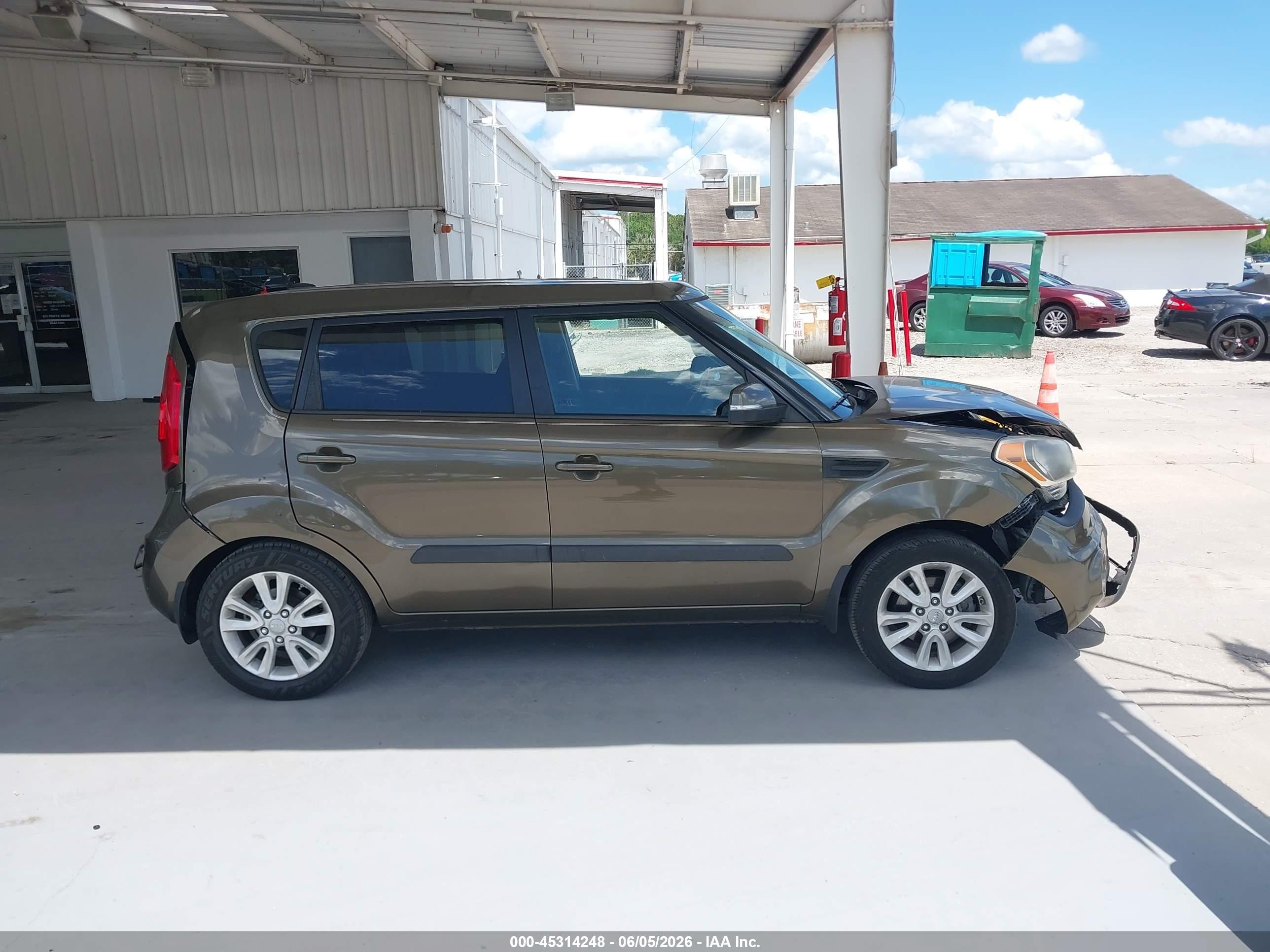 2012 Kia Soul + Beige vin: KNDJT2A66C7461239