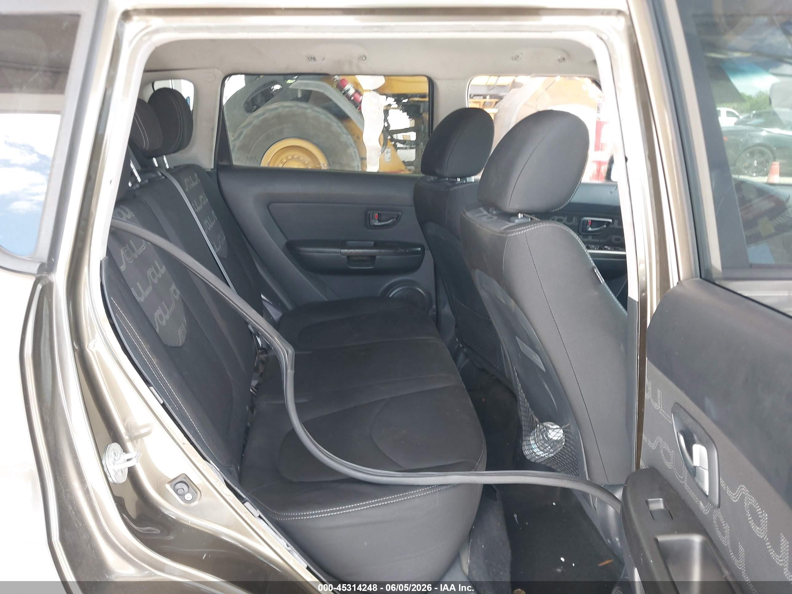 2012 Kia Soul + Beige vin: KNDJT2A66C7461239