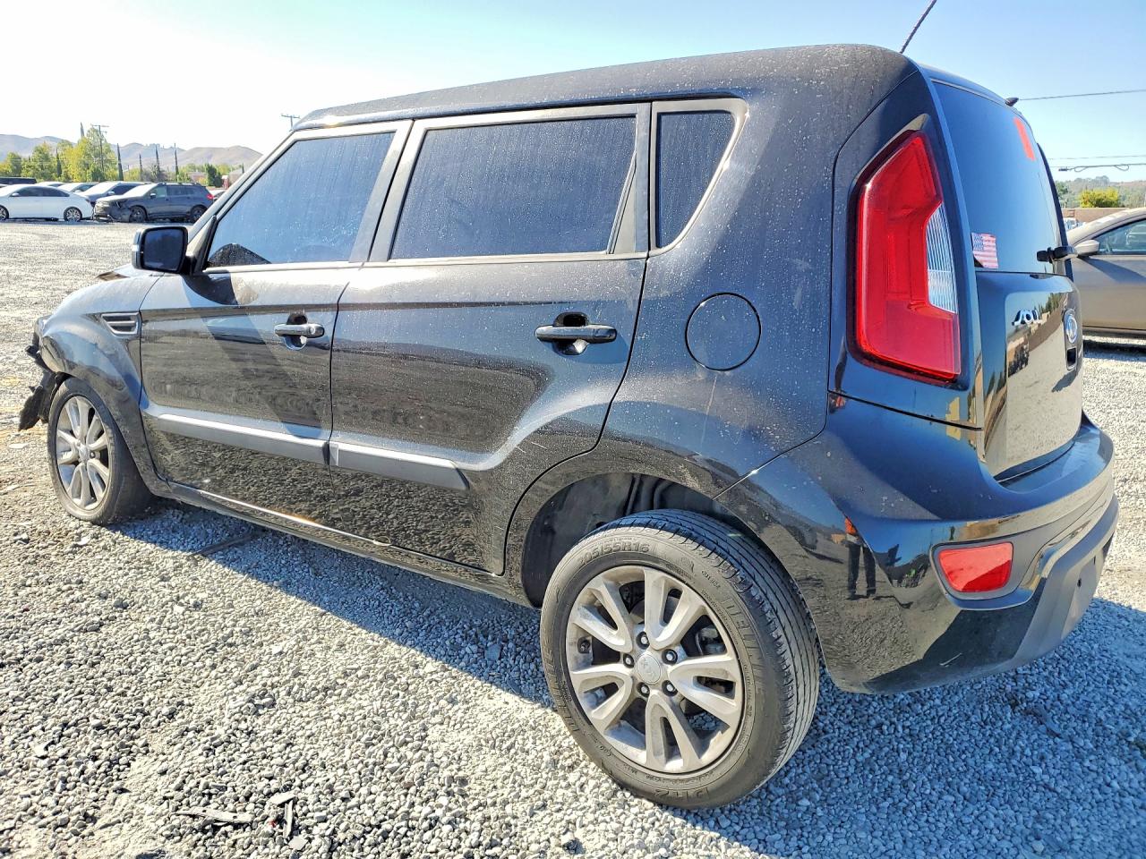 2012 Kia Soul + Black vin: KNDJT2A66C7742330