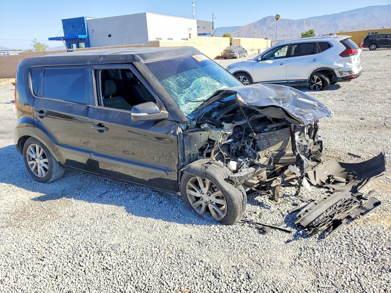 2012 Kia Soul + Black vin: KNDJT2A66C7742330