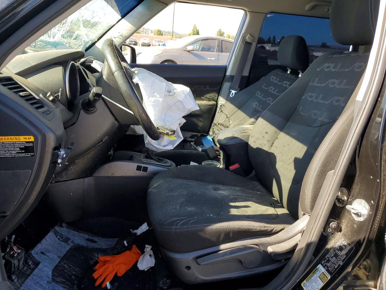 2012 Kia Soul + Black vin: KNDJT2A66C7742330