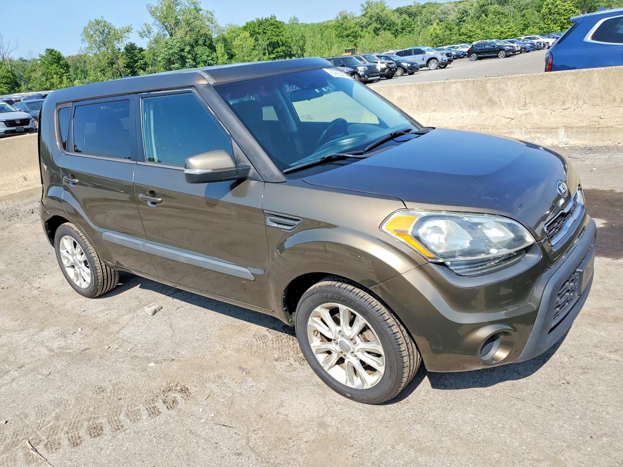 2013 Kia Soul + Gold vin: KNDJT2A66D7482464