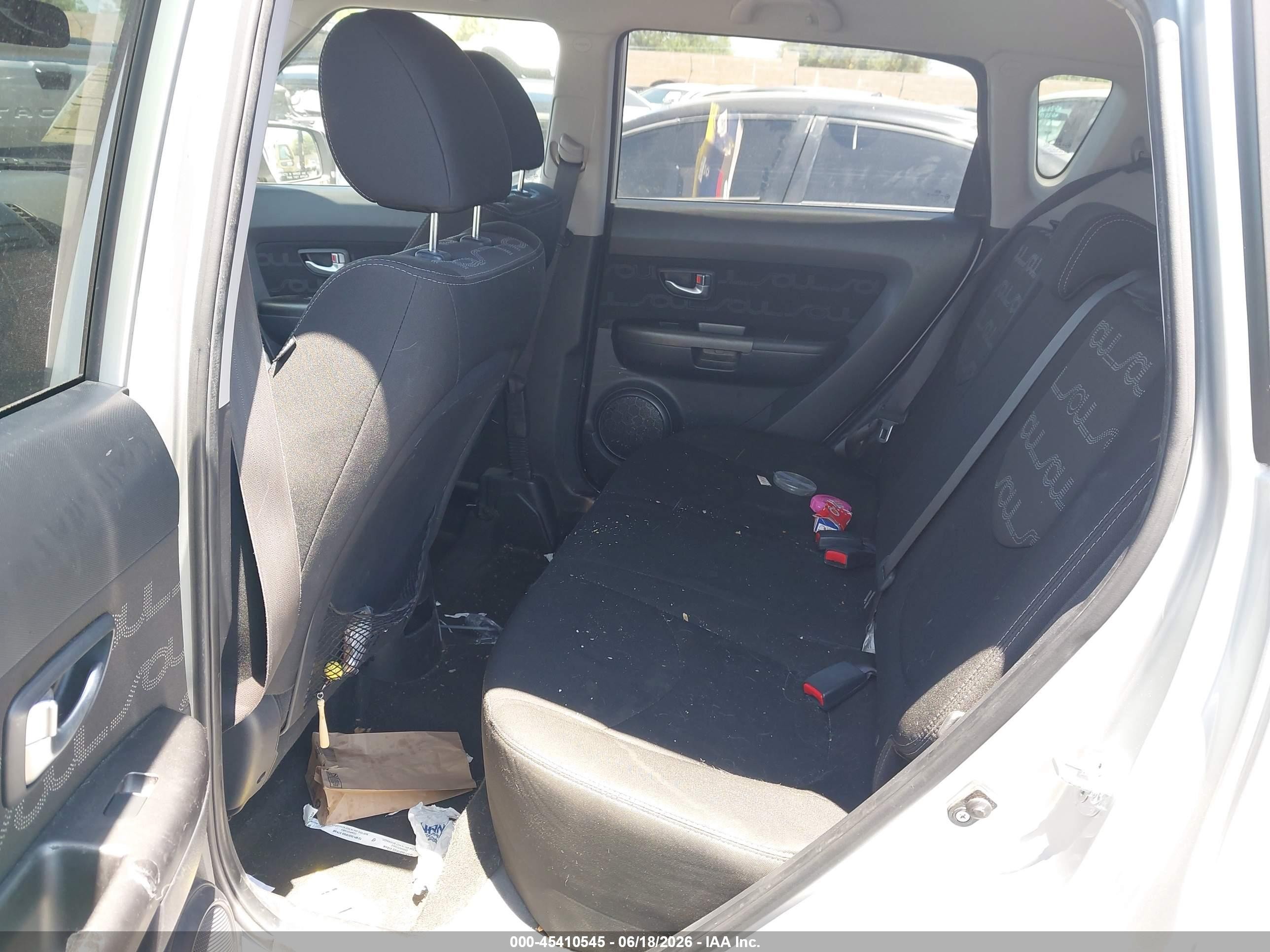 2013 Kia Soul + Silver vin: KNDJT2A66D7498809