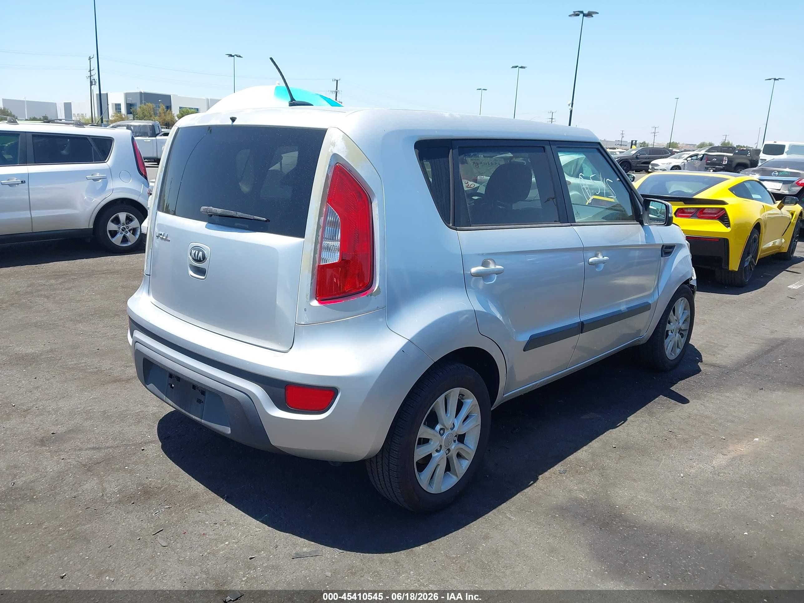 2013 Kia Soul + Silver vin: KNDJT2A66D7498809