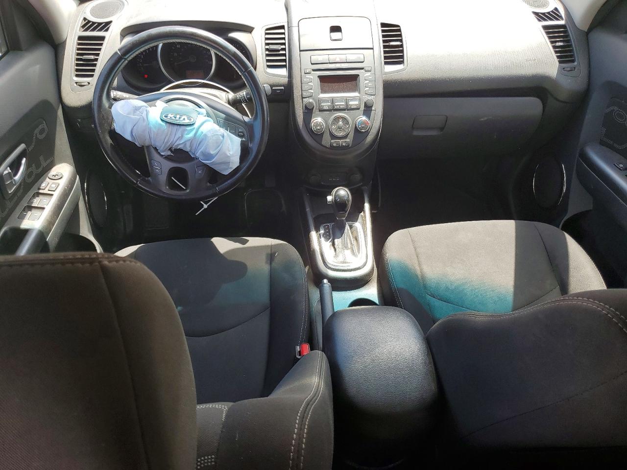 2013 Kia Soul + Red vin: KNDJT2A66D7502583
