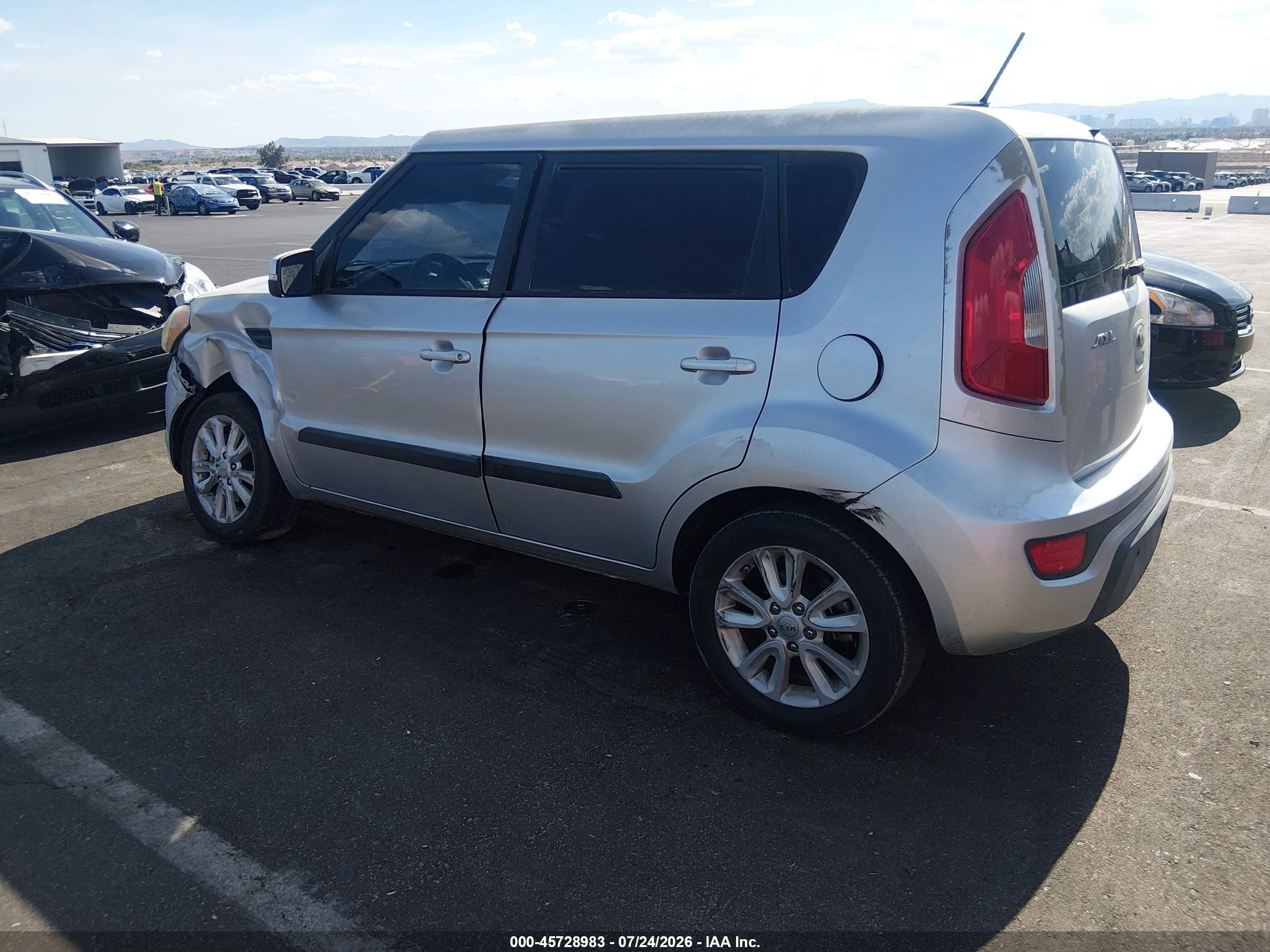 2013 Kia Soul + Серебряный vin: KNDJT2A66D7507802