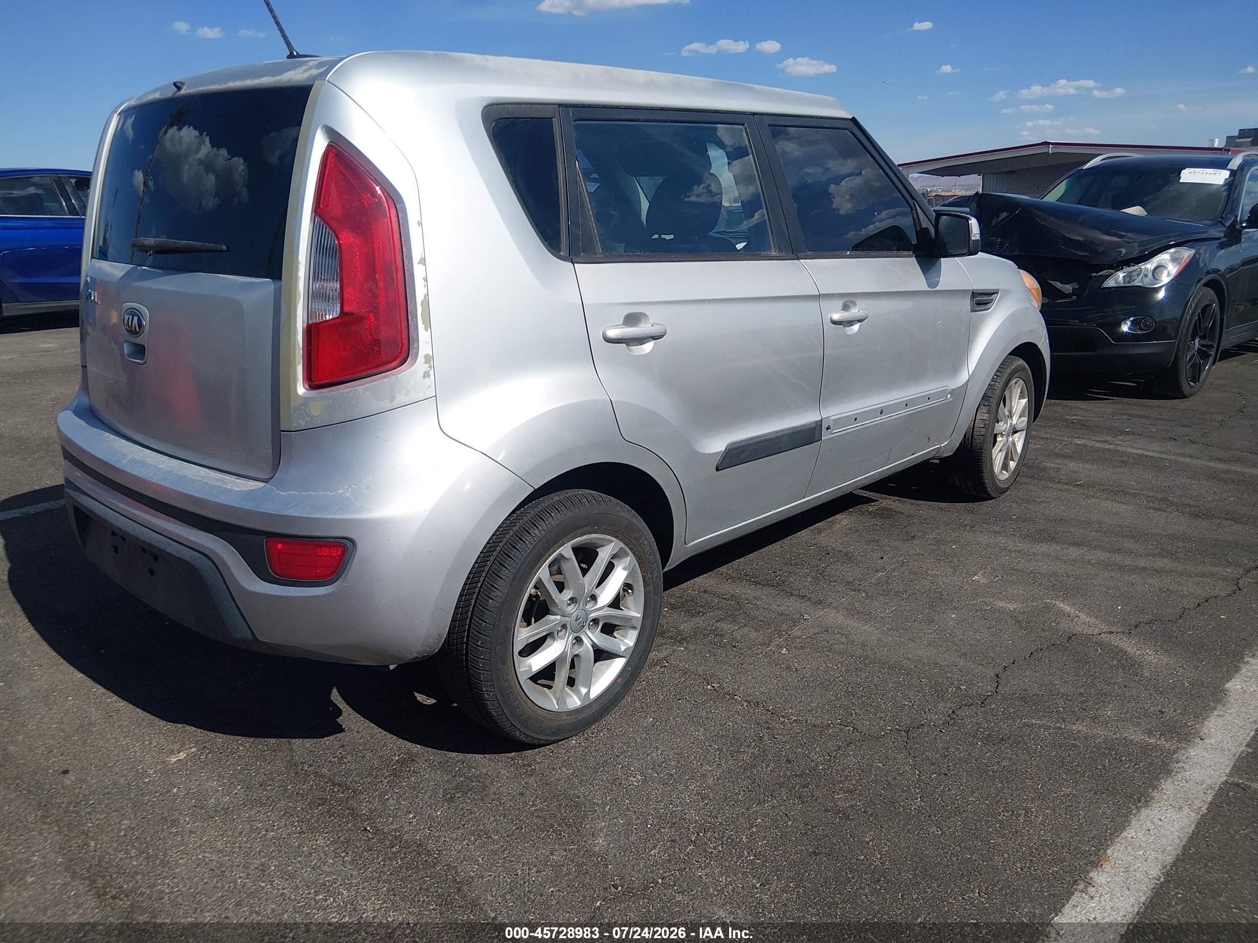2013 Kia Soul + Серебряный vin: KNDJT2A66D7507802