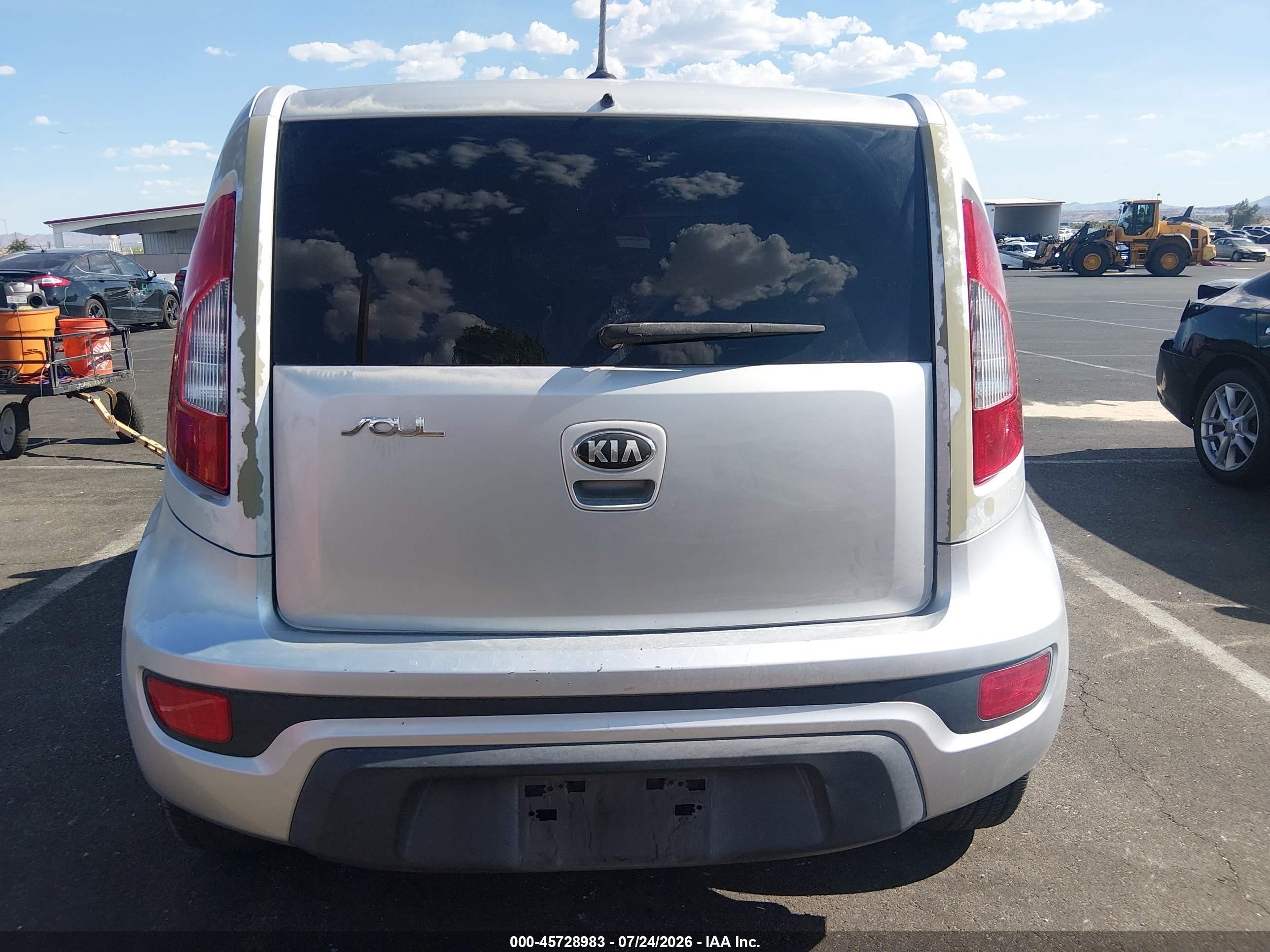 2013 Kia Soul + Серебряный vin: KNDJT2A66D7507802