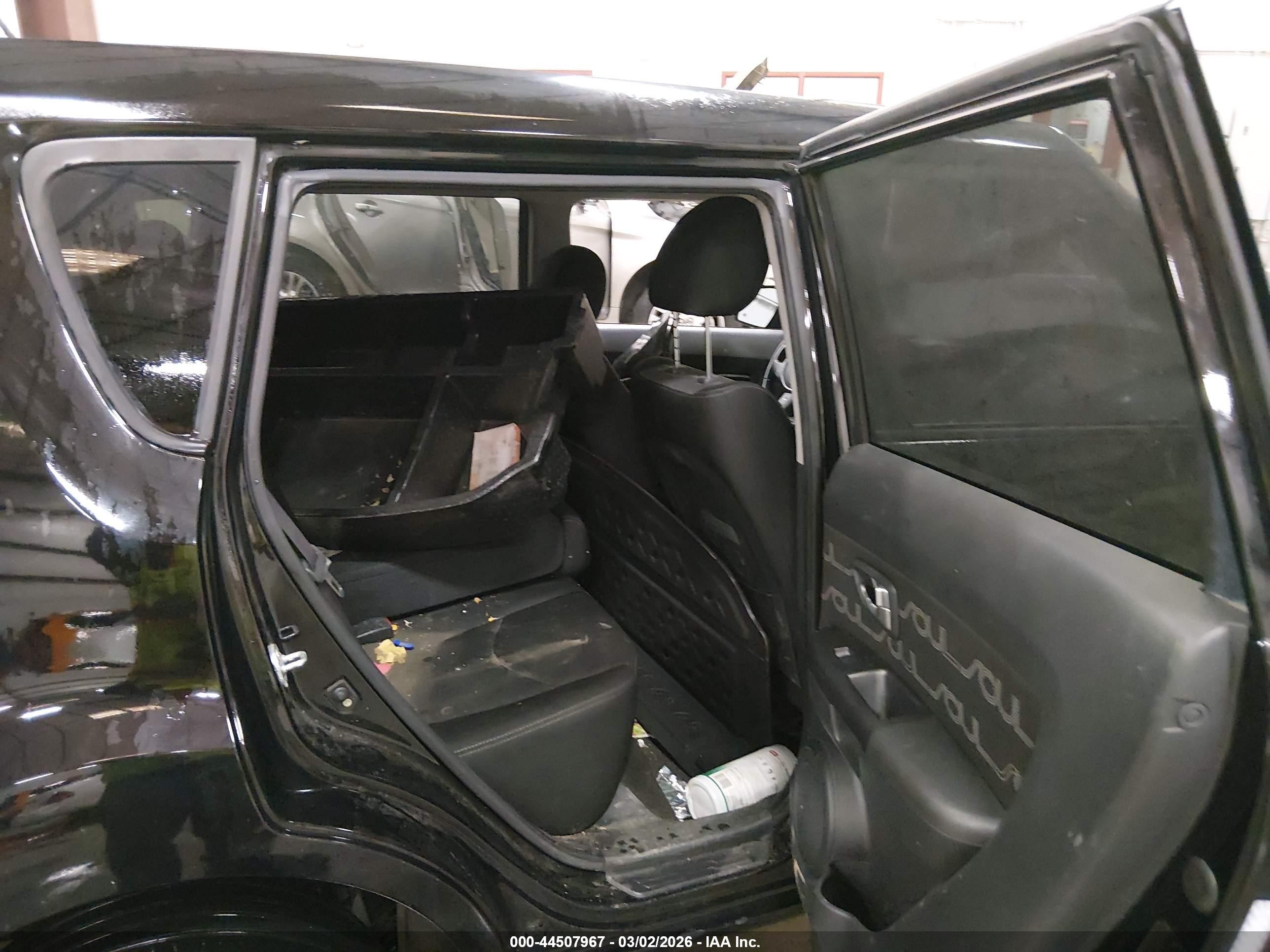 2013 Kia Soul + Black vin: KNDJT2A66D7537138