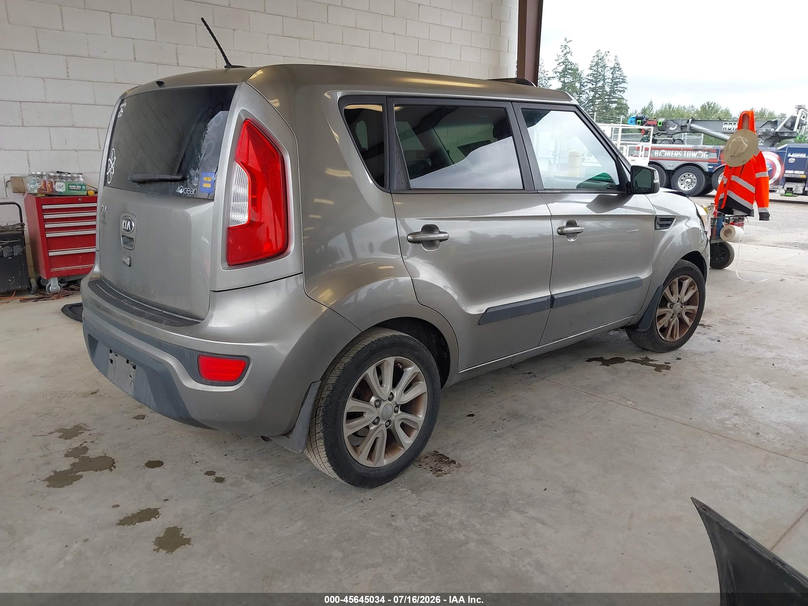 2013 Kia Soul + Pewter vin: KNDJT2A66D7547457
