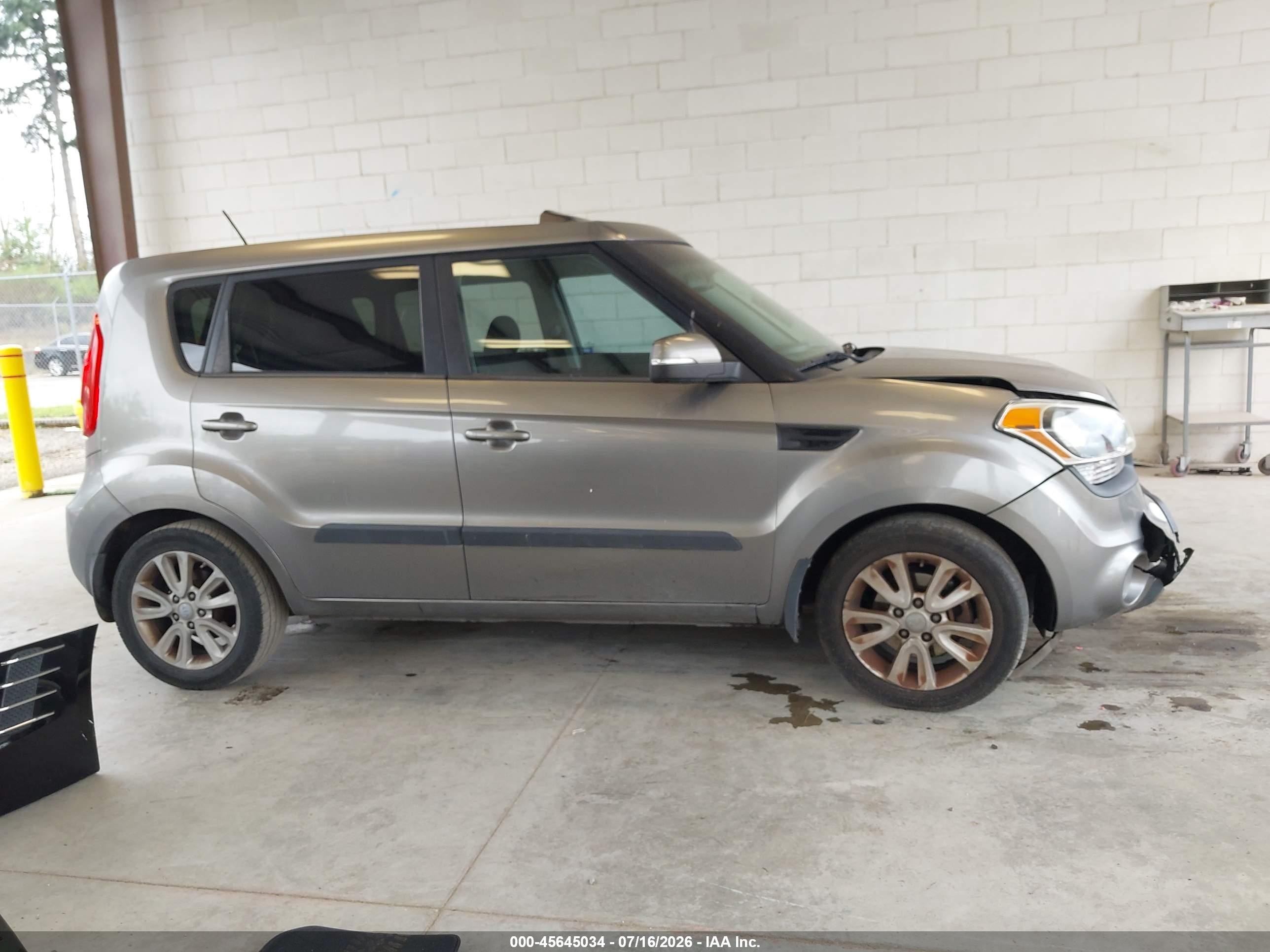 2013 Kia Soul + Pewter vin: KNDJT2A66D7547457