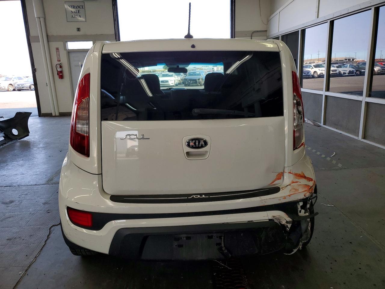 2013 Kia Soul + White vin: KNDJT2A66D7556286