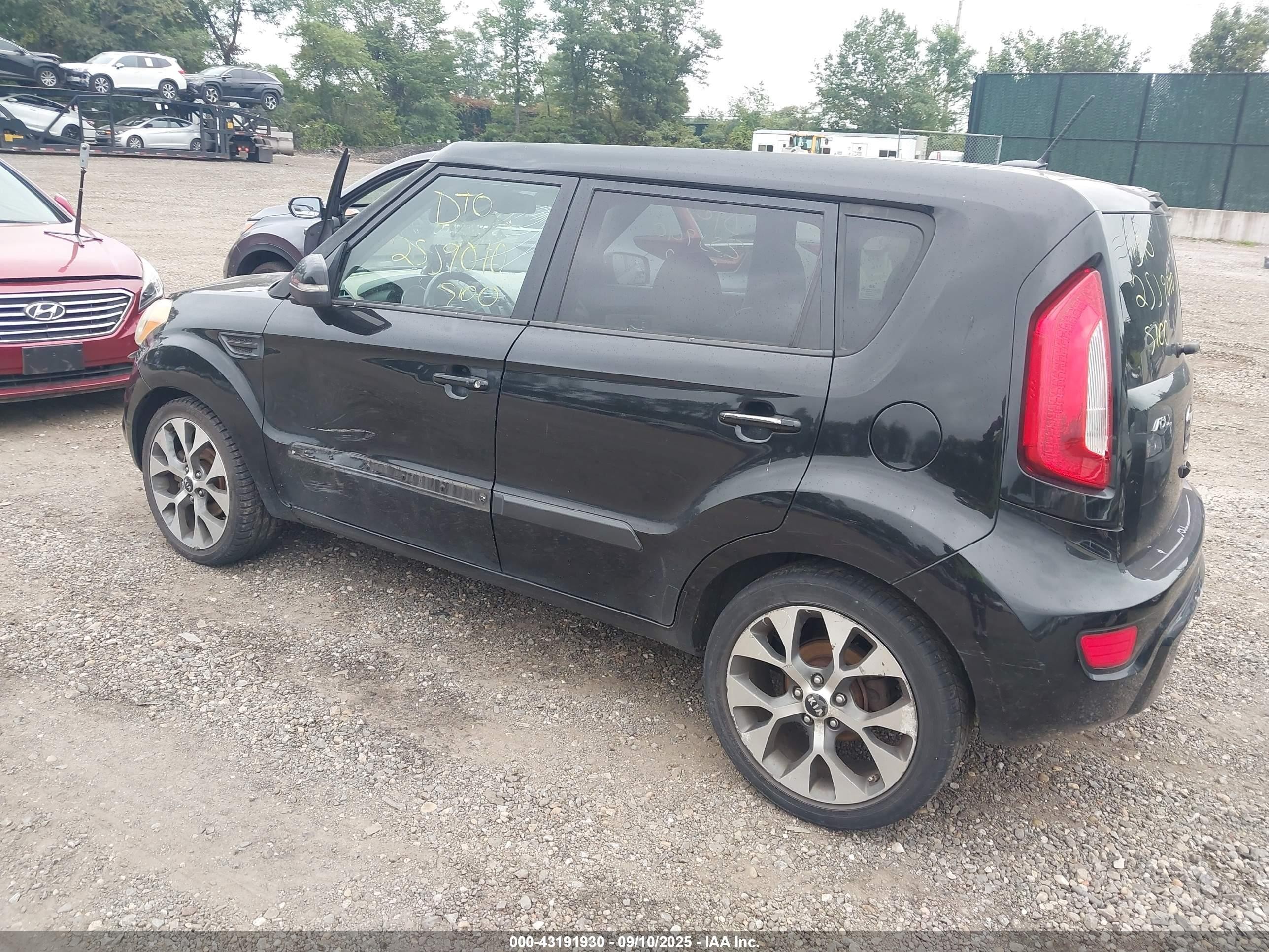 2013 Kia Soul ! Black vin: KNDJT2A66D7567689
