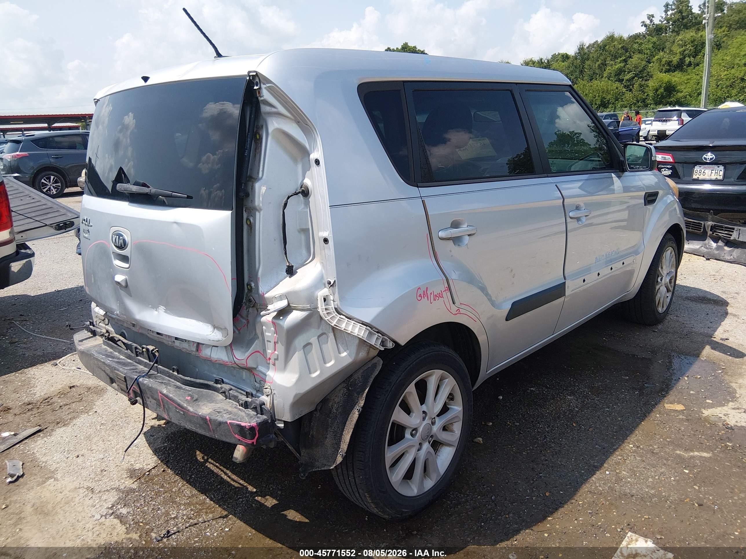 2013 Kia Soul + Silver vin: KNDJT2A66D7572813