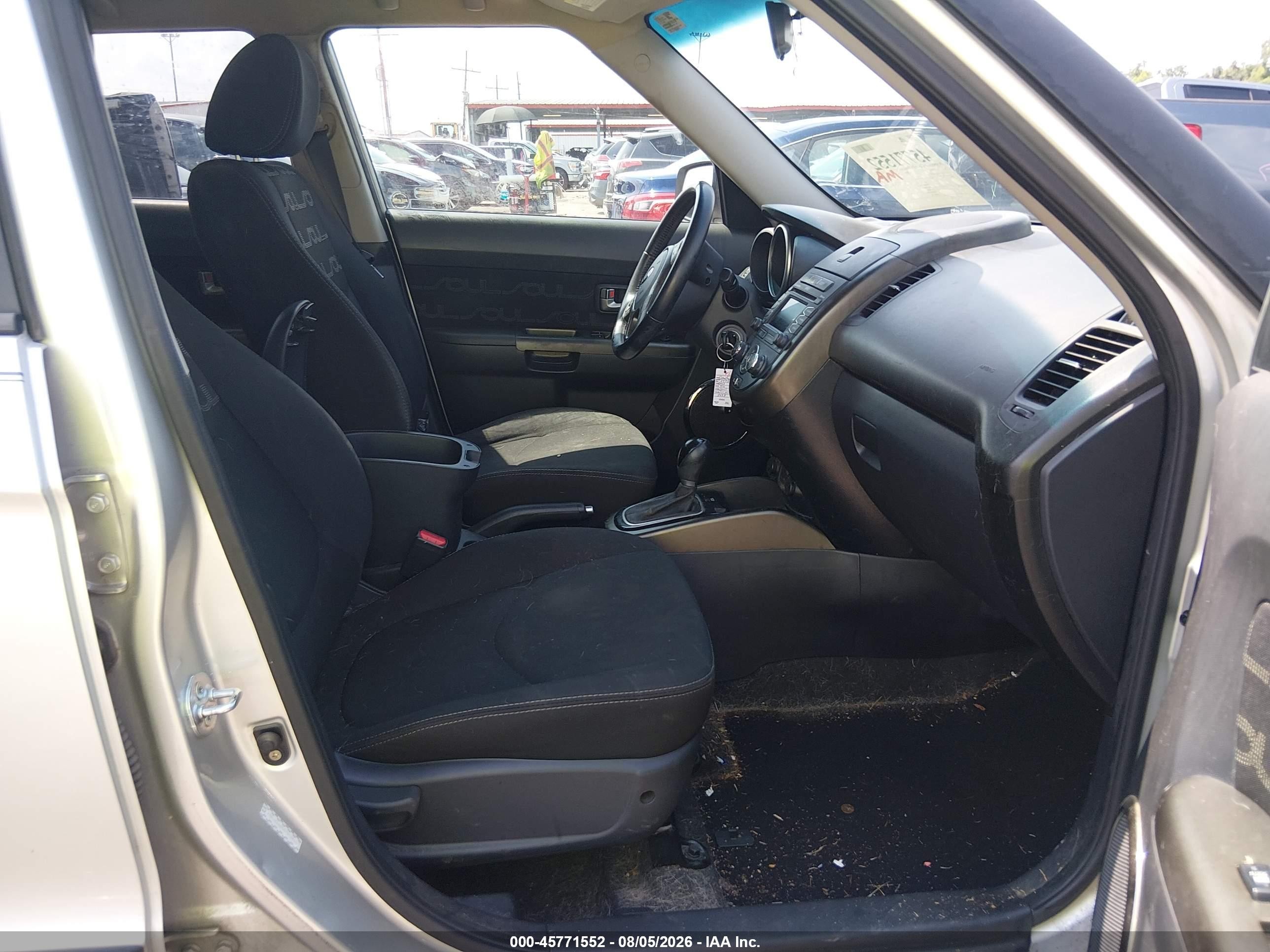 2013 Kia Soul + Silver vin: KNDJT2A66D7572813