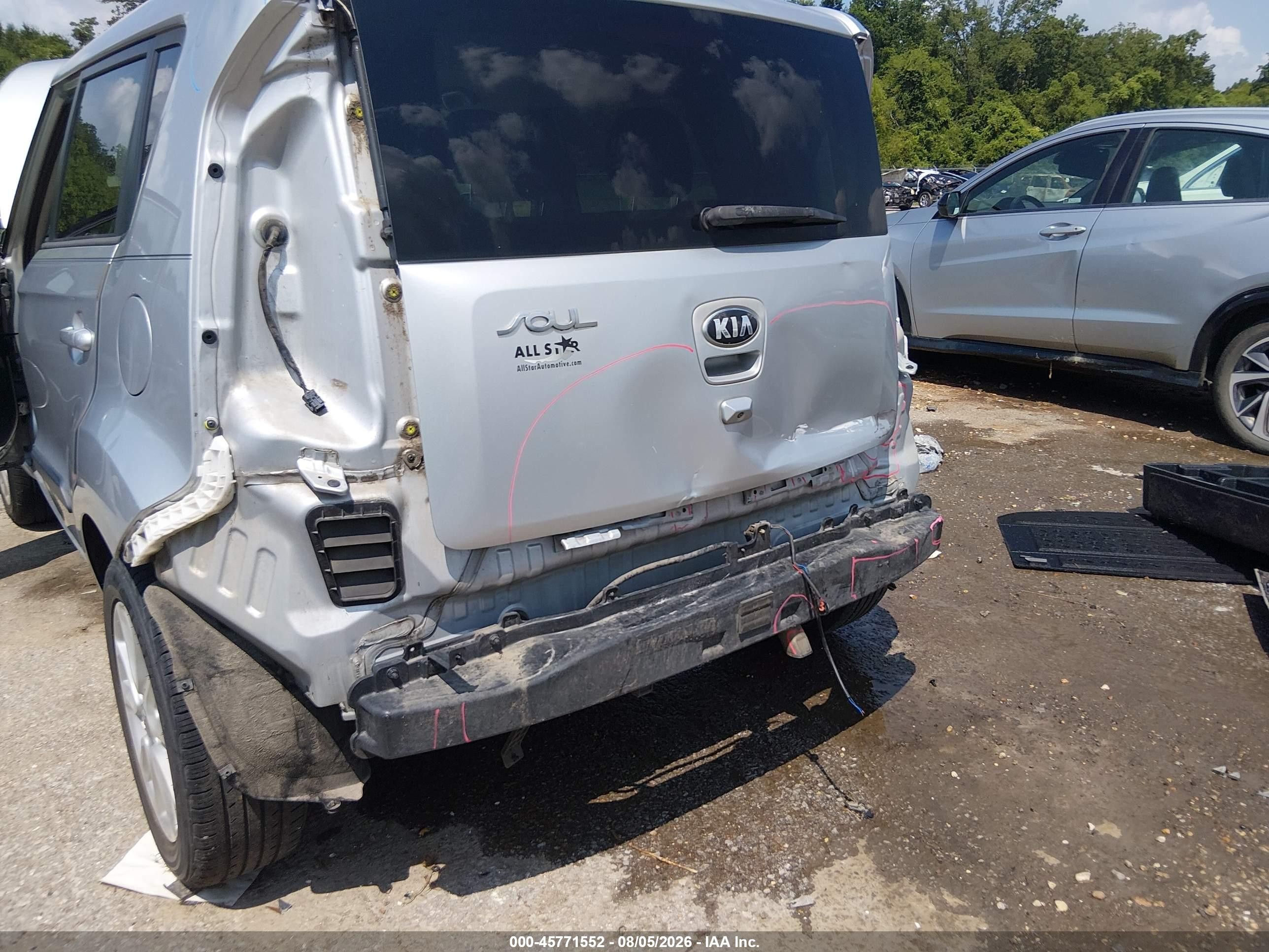 2013 Kia Soul + Silver vin: KNDJT2A66D7572813