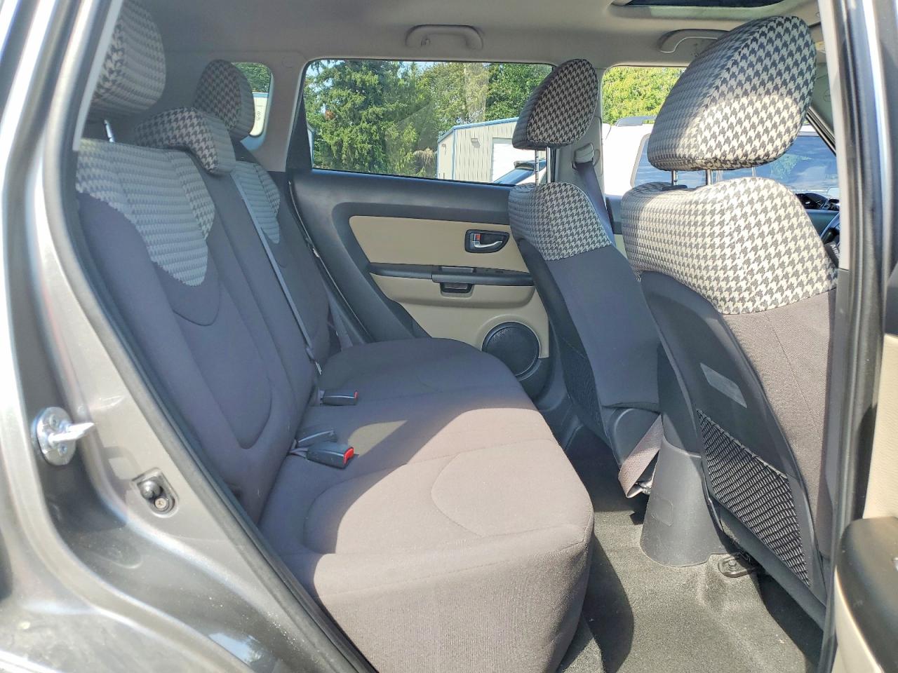 2013 Kia Soul ! Silver vin: KNDJT2A66D7599915